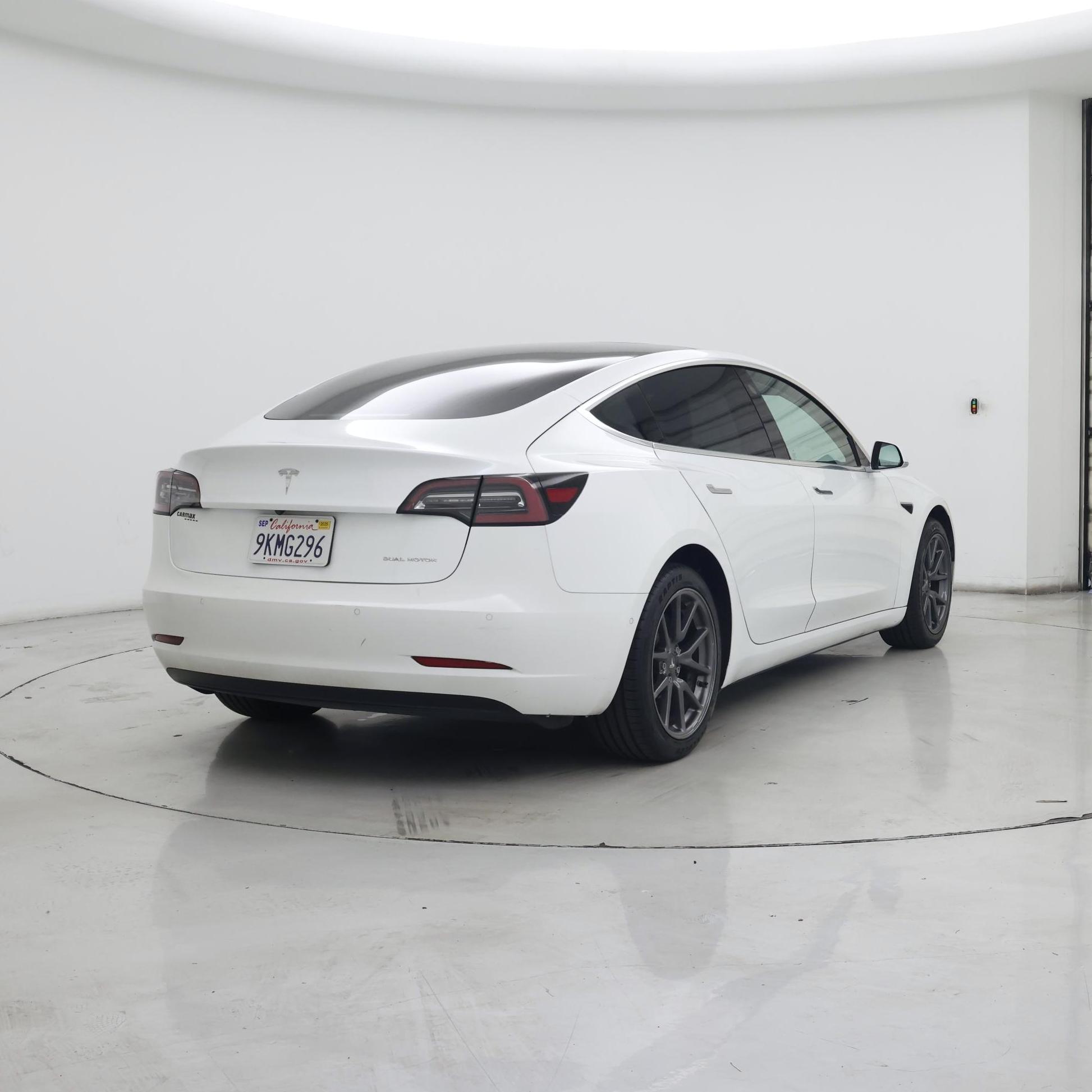 Thumbnail: 2019 Tesla Model 3 - 8