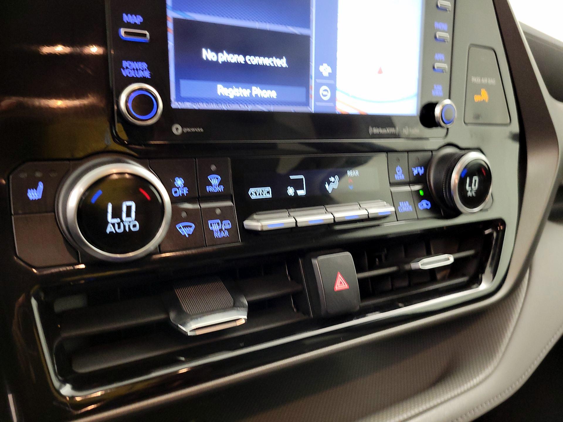 Thumbnail: 2022 Toyota Highlander - 17