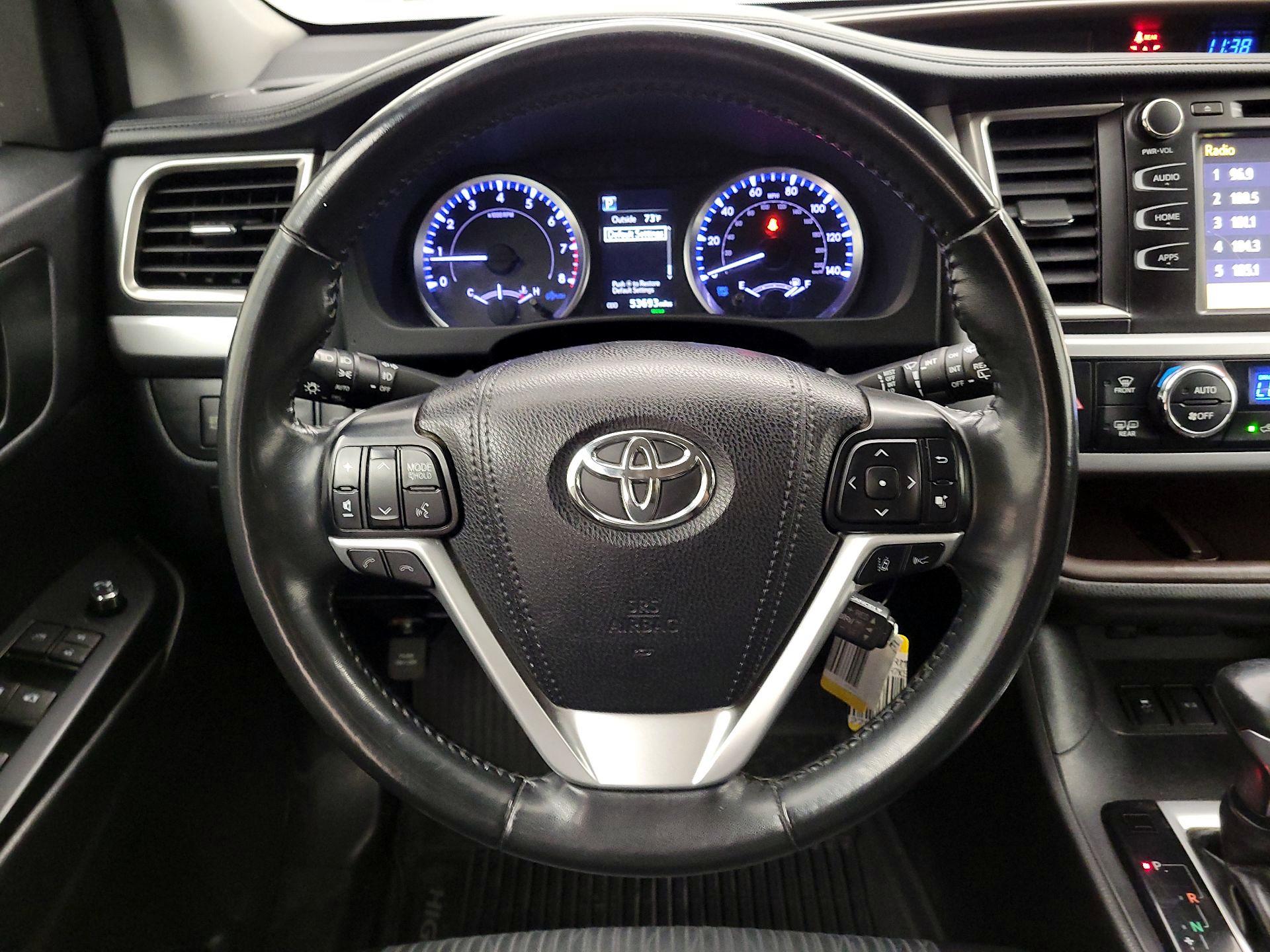 Thumbnail: 2019 Toyota Highlander - 10