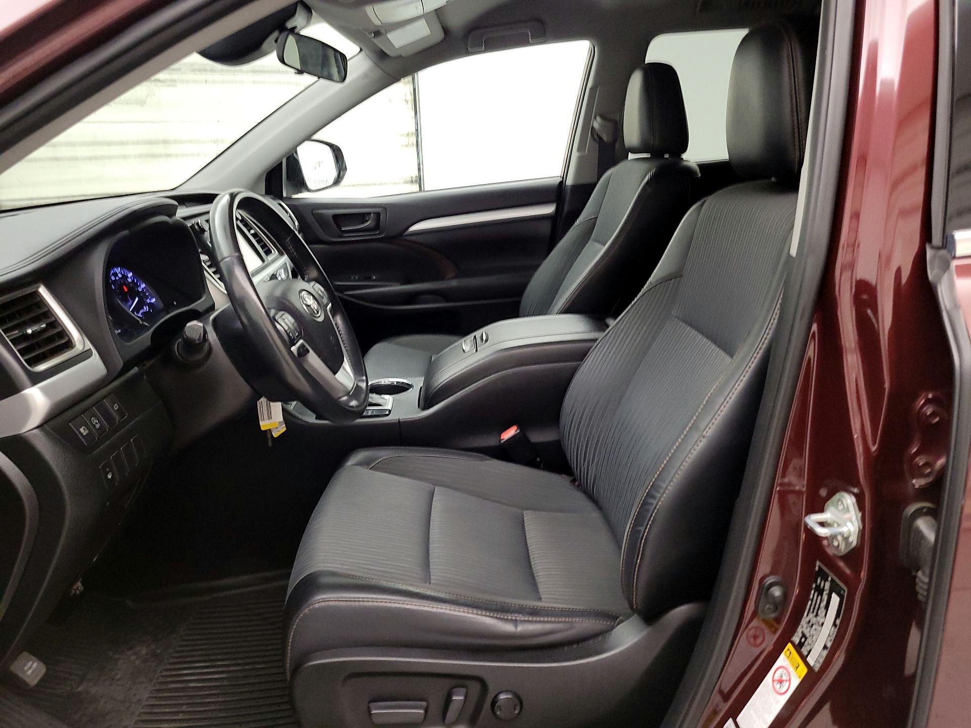 Thumbnail: 2019 Toyota Highlander - 11