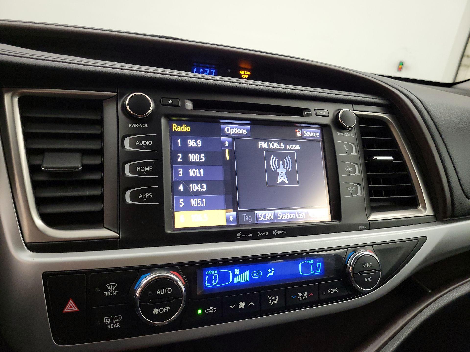 Thumbnail: 2019 Toyota Highlander - 15
