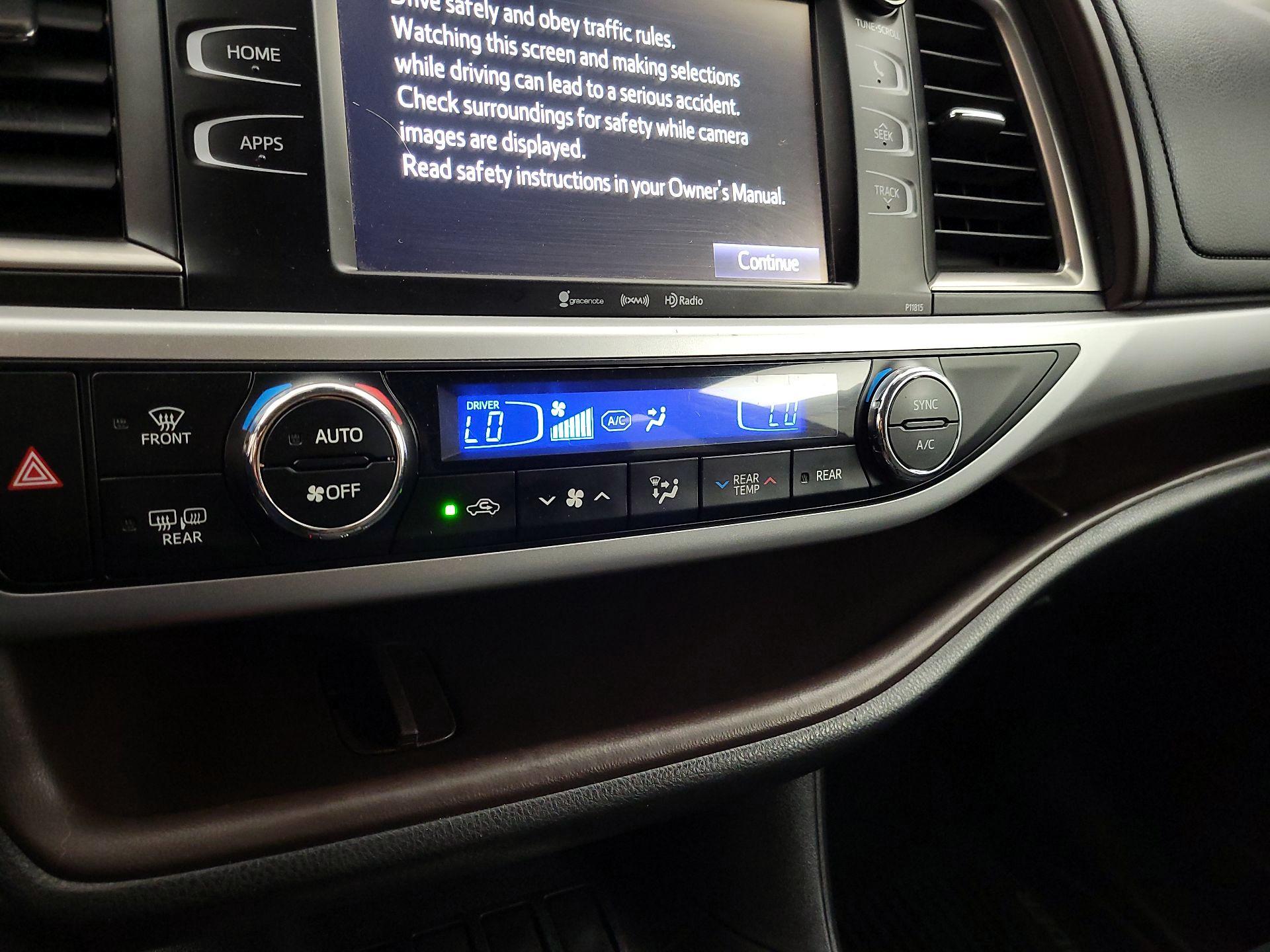 Thumbnail: 2019 Toyota Highlander - 16