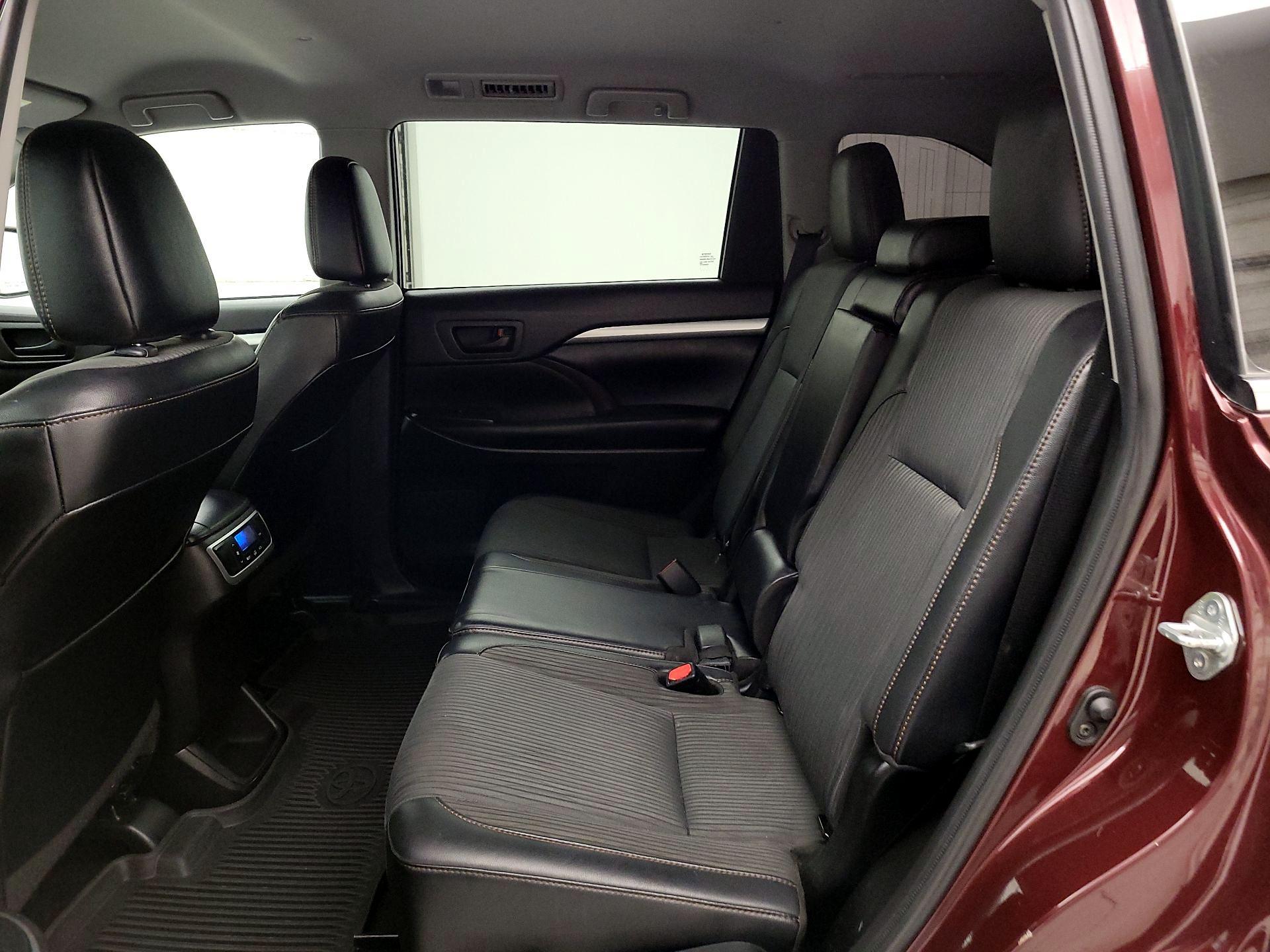 Thumbnail: 2019 Toyota Highlander - 19