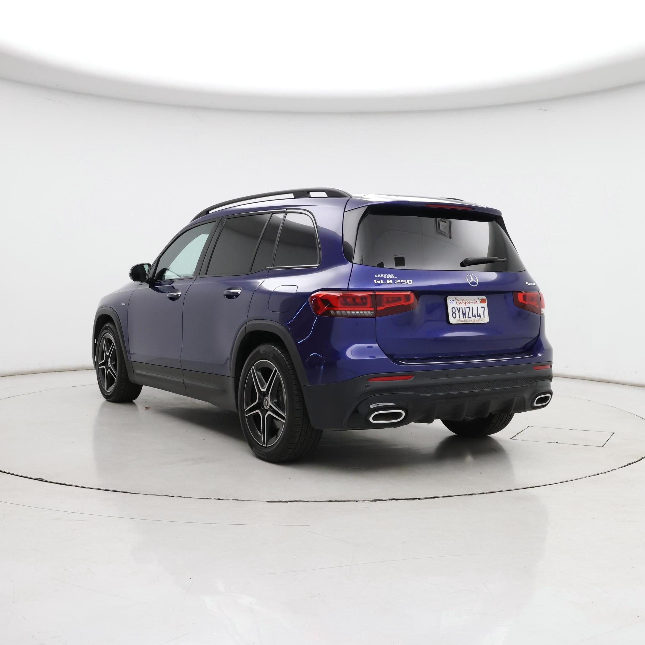 Thumbnail: 2021 Mercedes-Benz GLB - 2