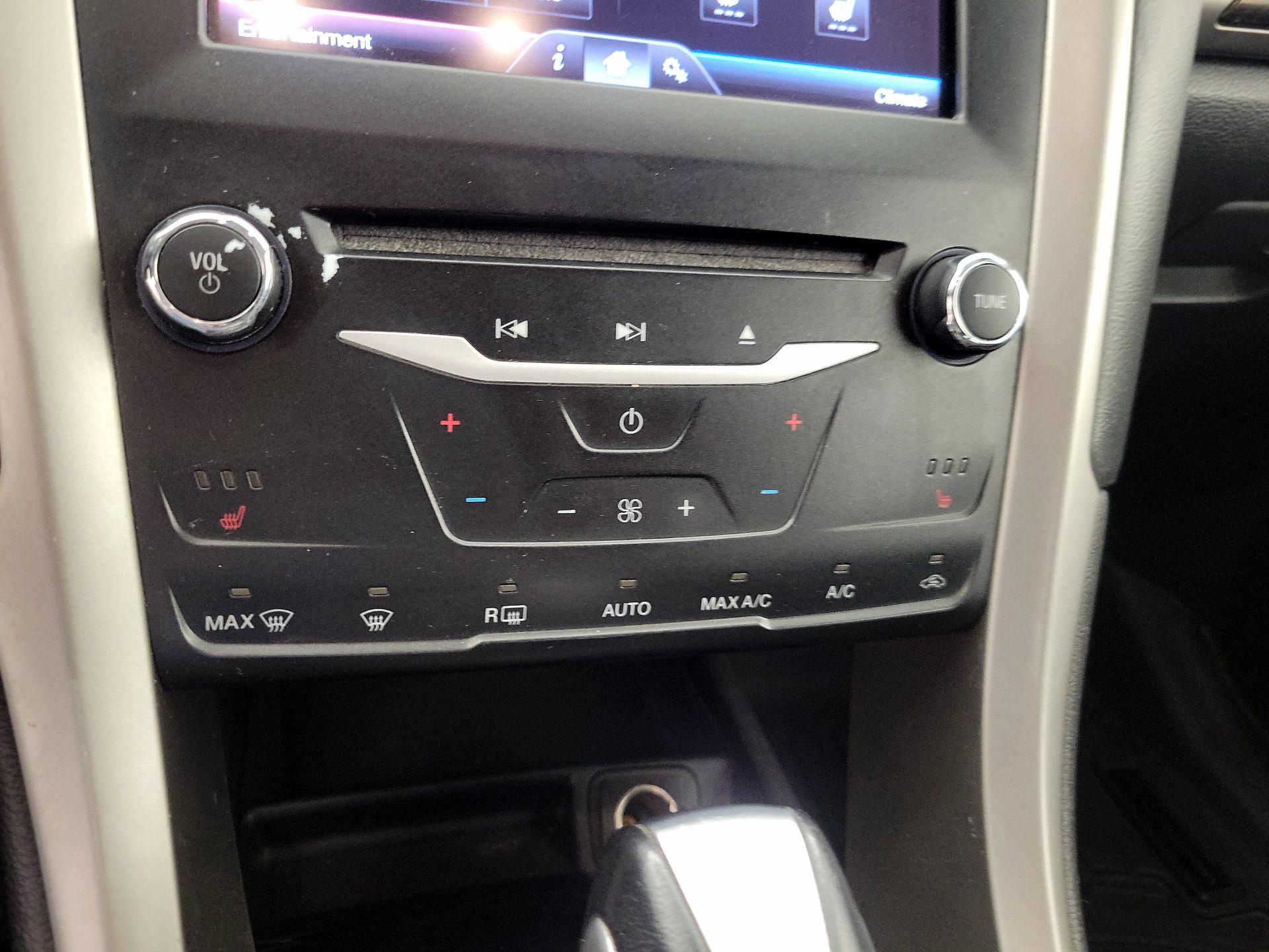 Thumbnail: 2014 Ford Fusion - 15