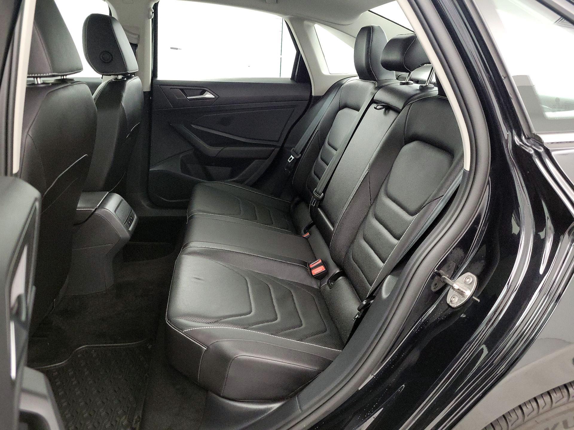 Thumbnail: 2024 Volkswagen Jetta - 18