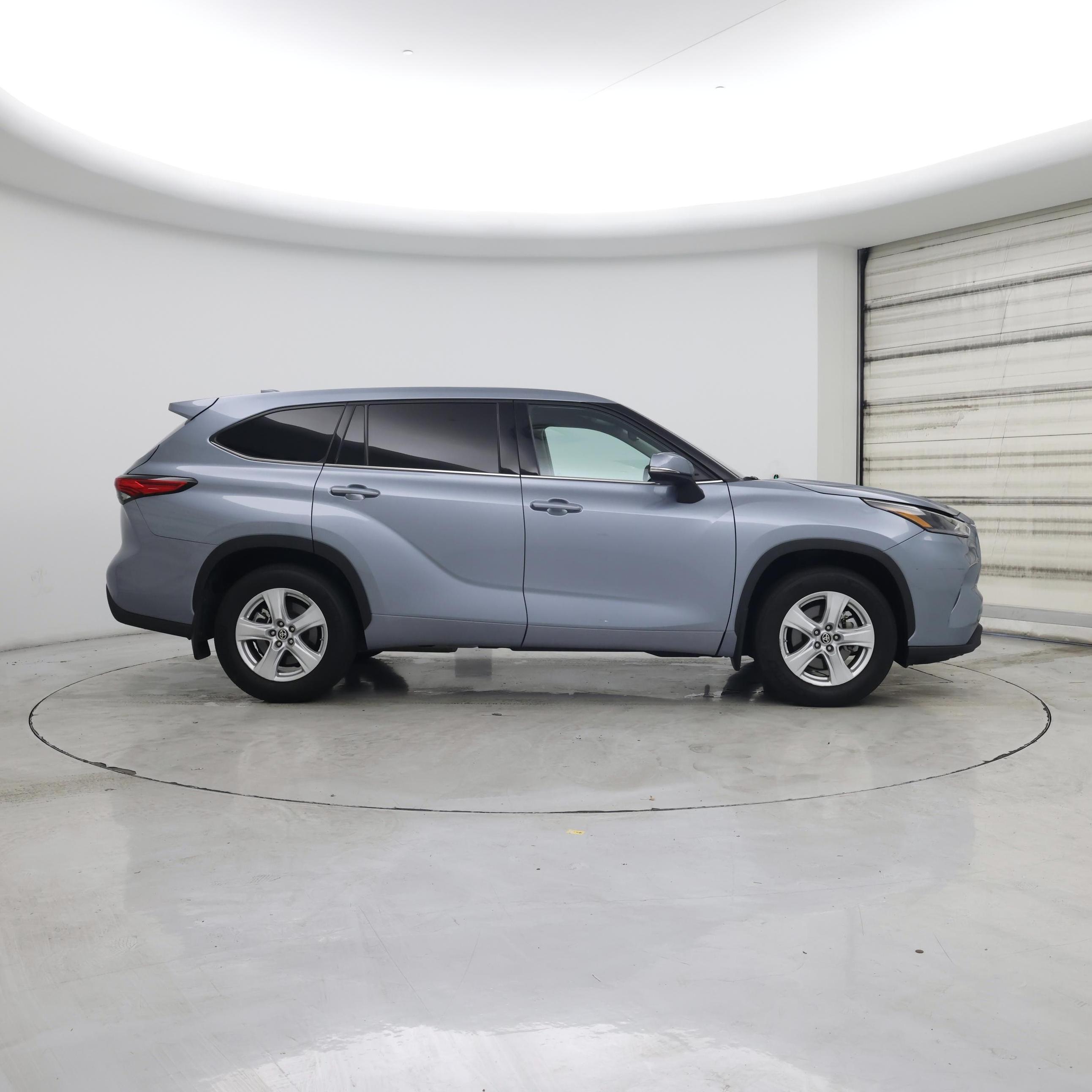 Thumbnail: 2021 Toyota Highlander - 7