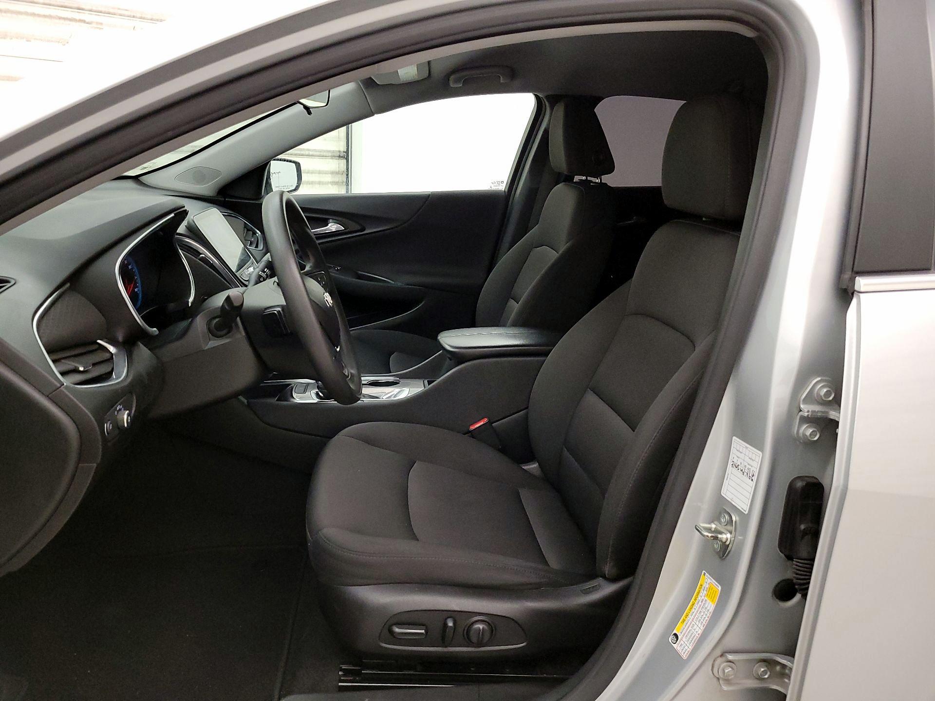 Thumbnail: 2020 Chevrolet Malibu - 11