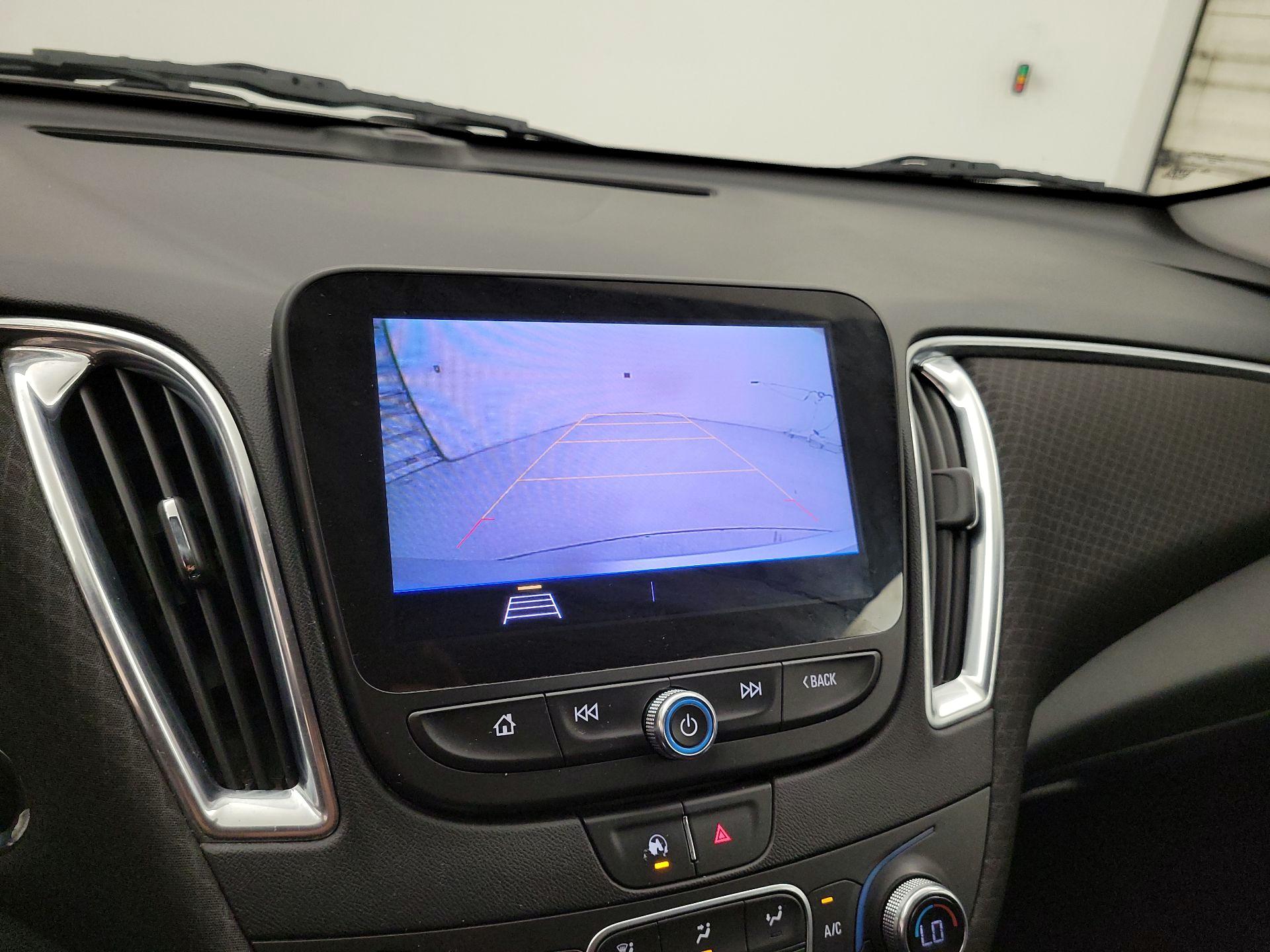 Thumbnail: 2020 Chevrolet Malibu - 14