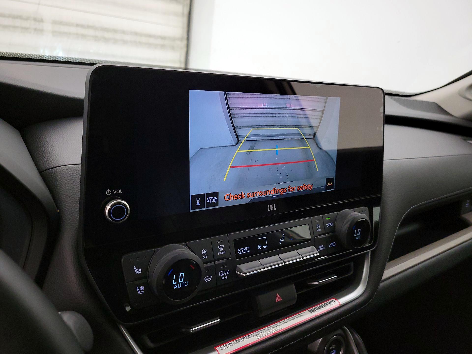 Thumbnail: 2024 Toyota Highlander - 14
