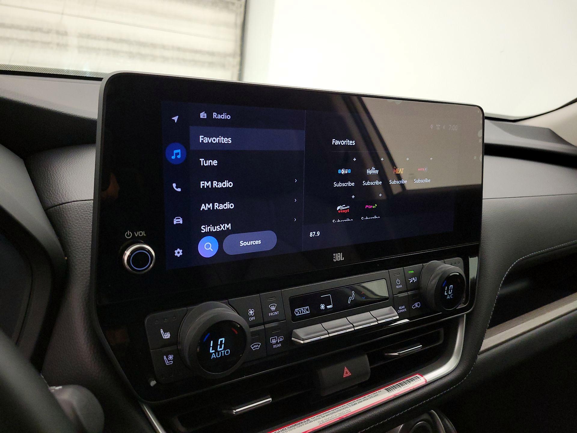 Thumbnail: 2024 Toyota Highlander - 15