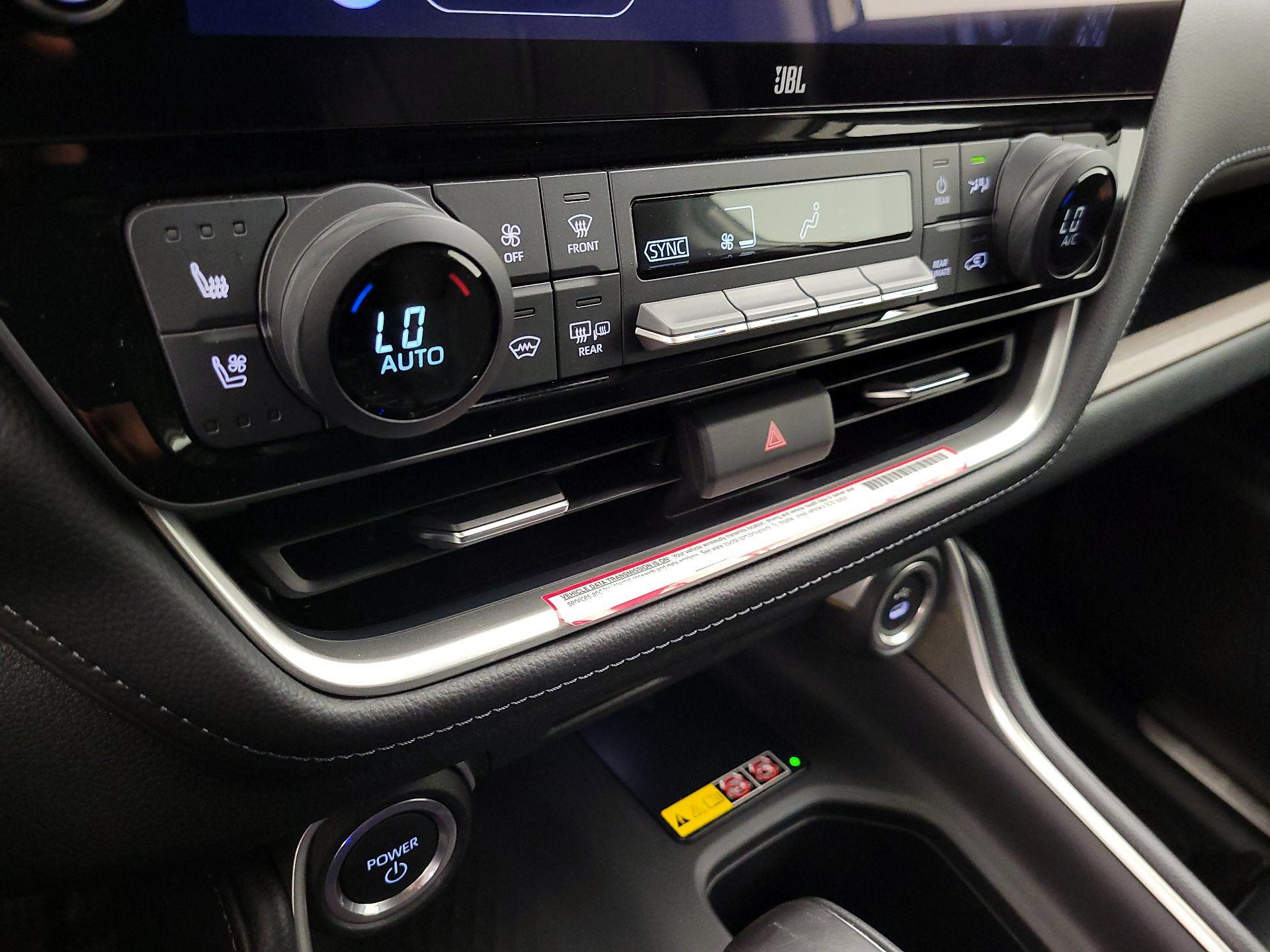 Thumbnail: 2024 Toyota Highlander - 16