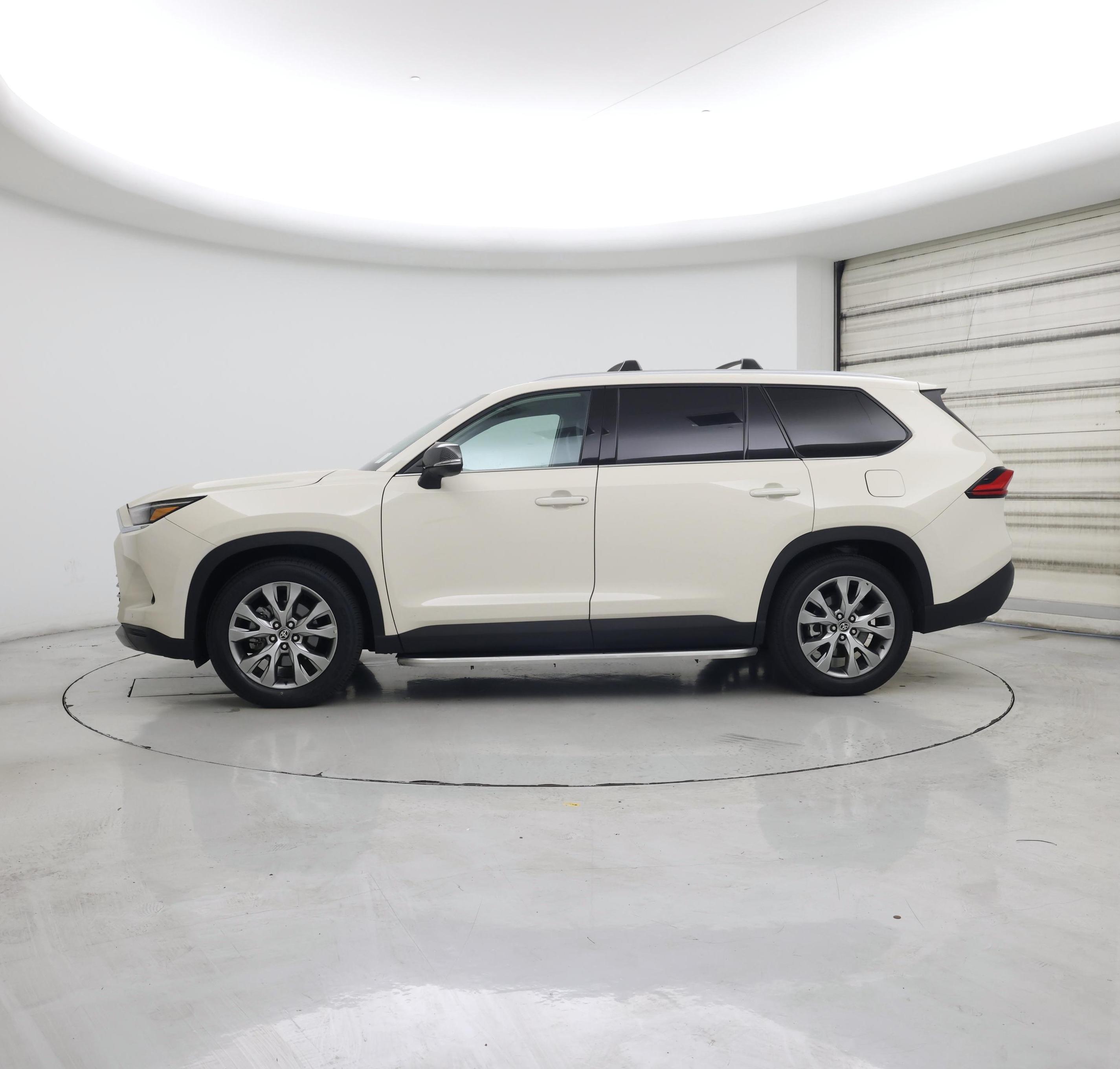 Thumbnail: 2024 Toyota Highlander - 3
