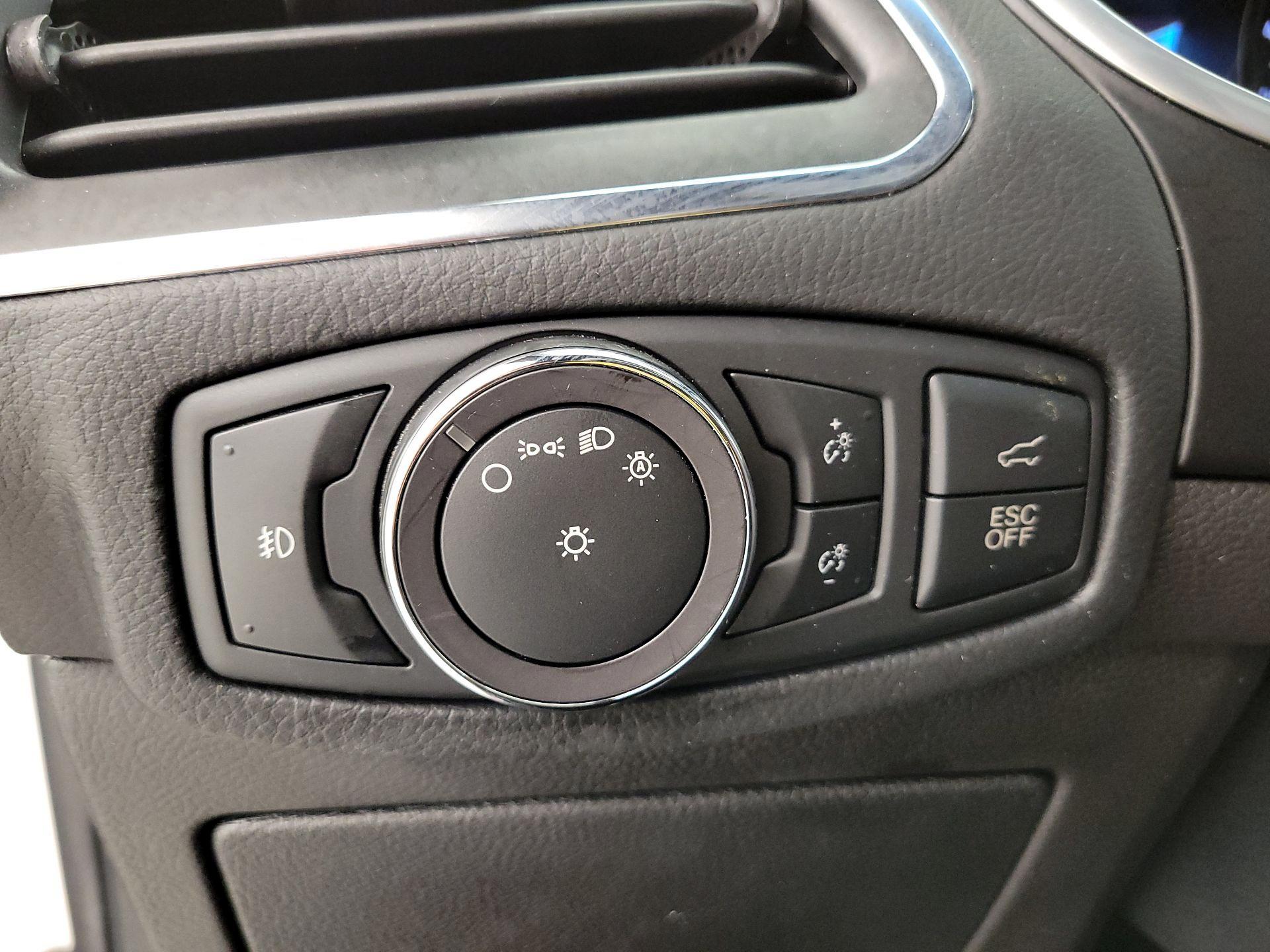 Thumbnail: 2019 Ford Edge - 13
