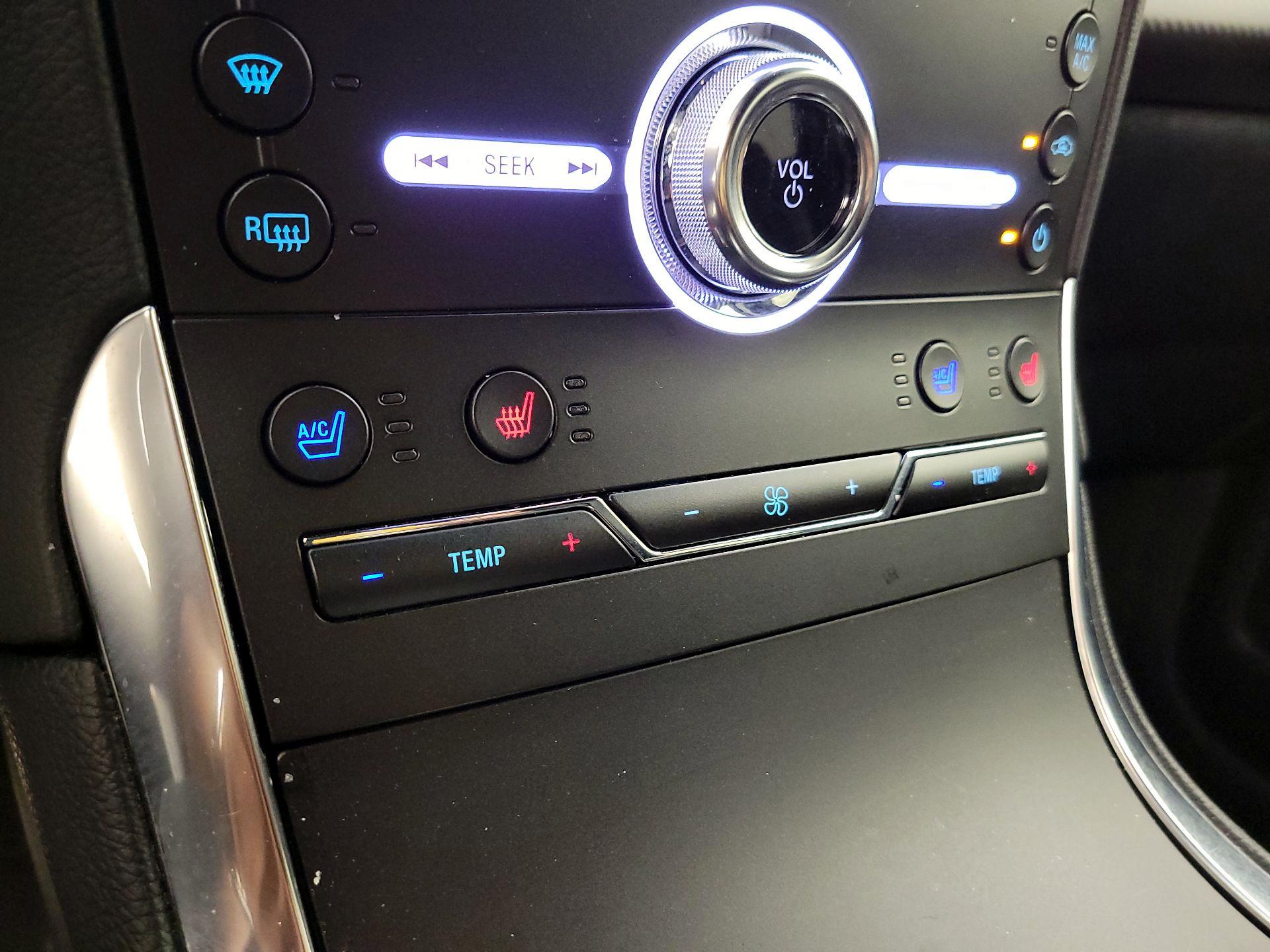 Thumbnail: 2019 Ford Edge - 17