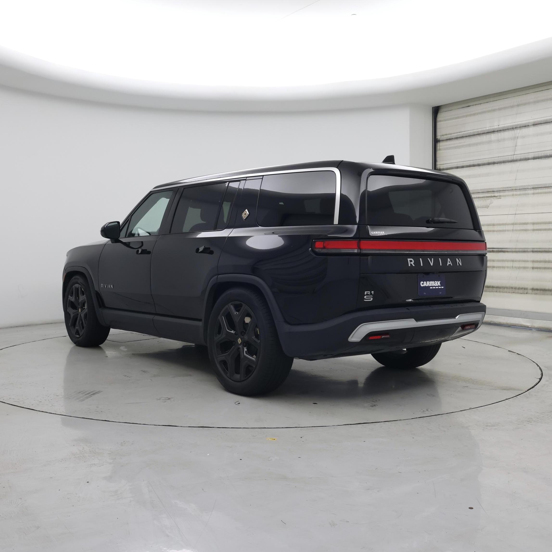 Thumbnail: 2025 Rivian R1S - 2