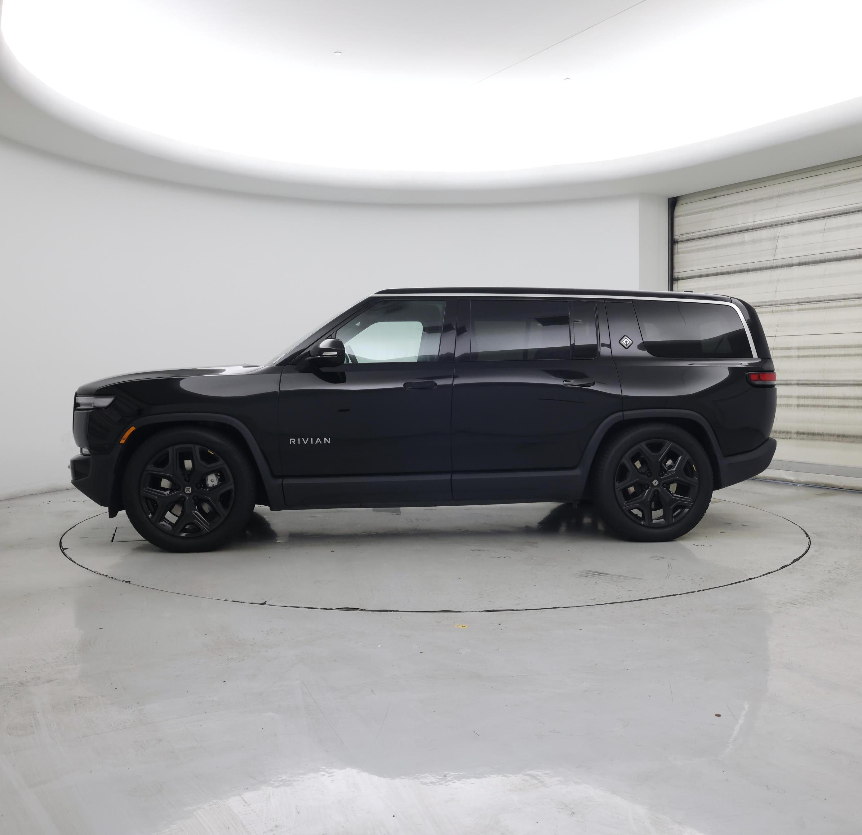 Thumbnail: 2025 Rivian R1S - 3