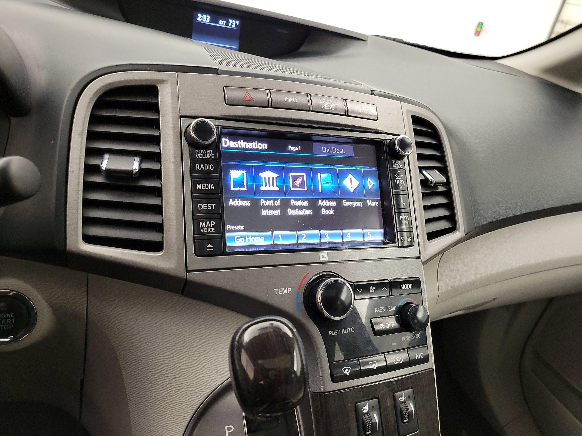 Thumbnail: 2014 Toyota Venza - 14