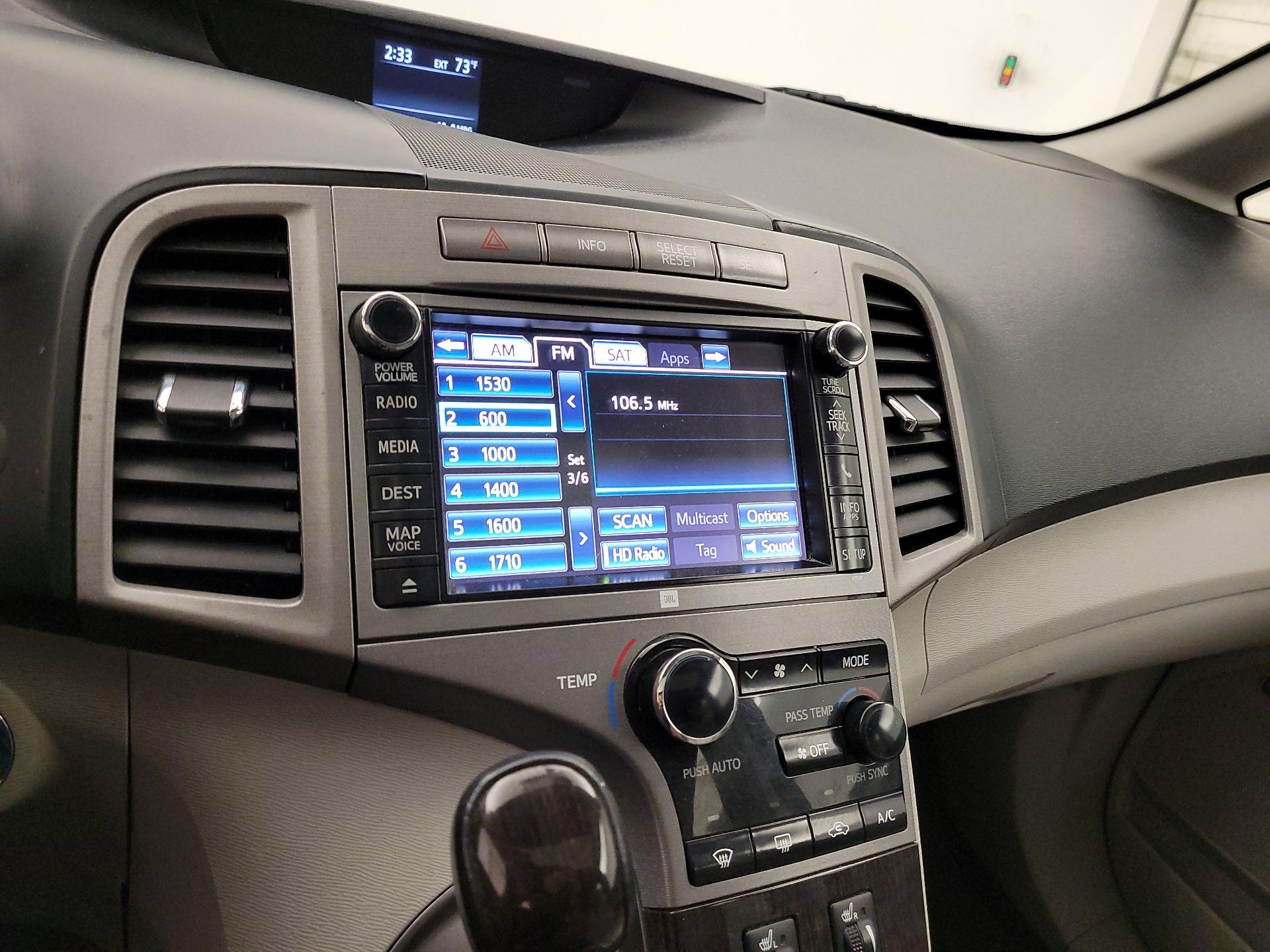 Thumbnail: 2014 Toyota Venza - 16