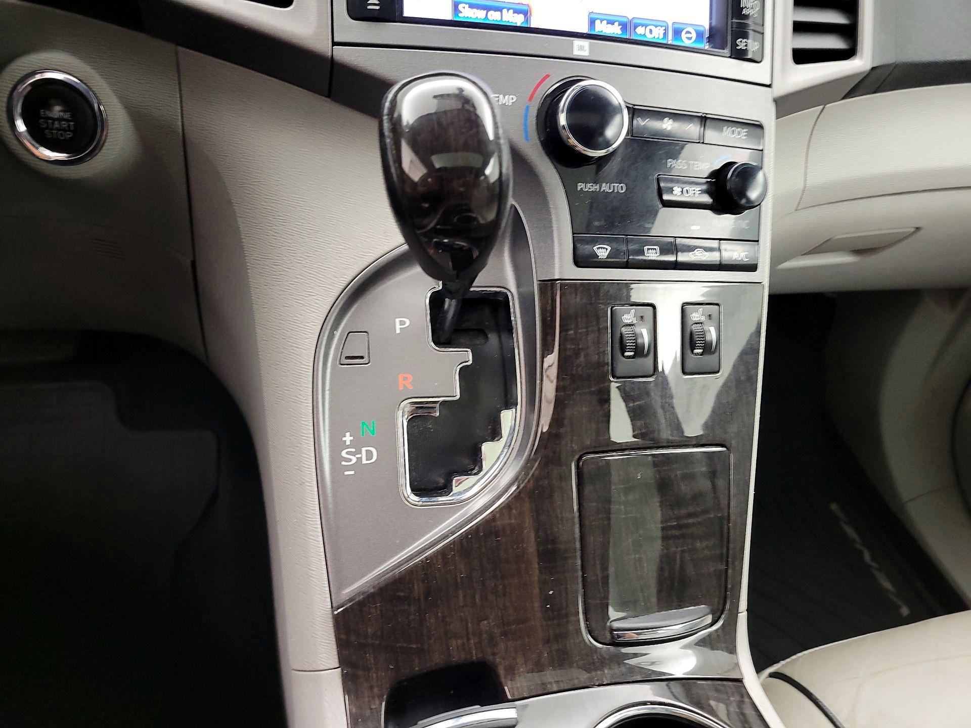 Thumbnail: 2014 Toyota Venza - 18