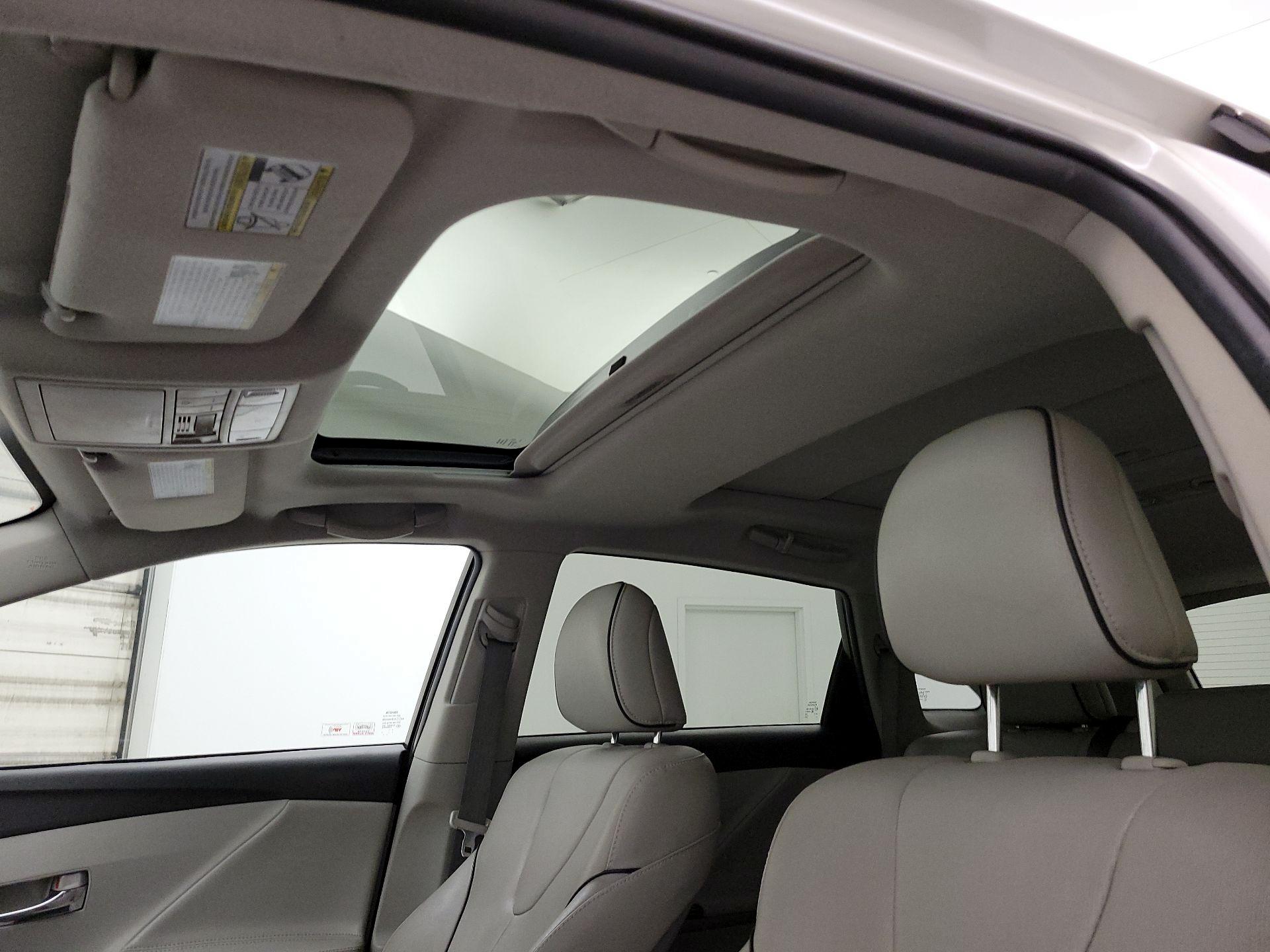 Thumbnail: 2014 Toyota Venza - 19
