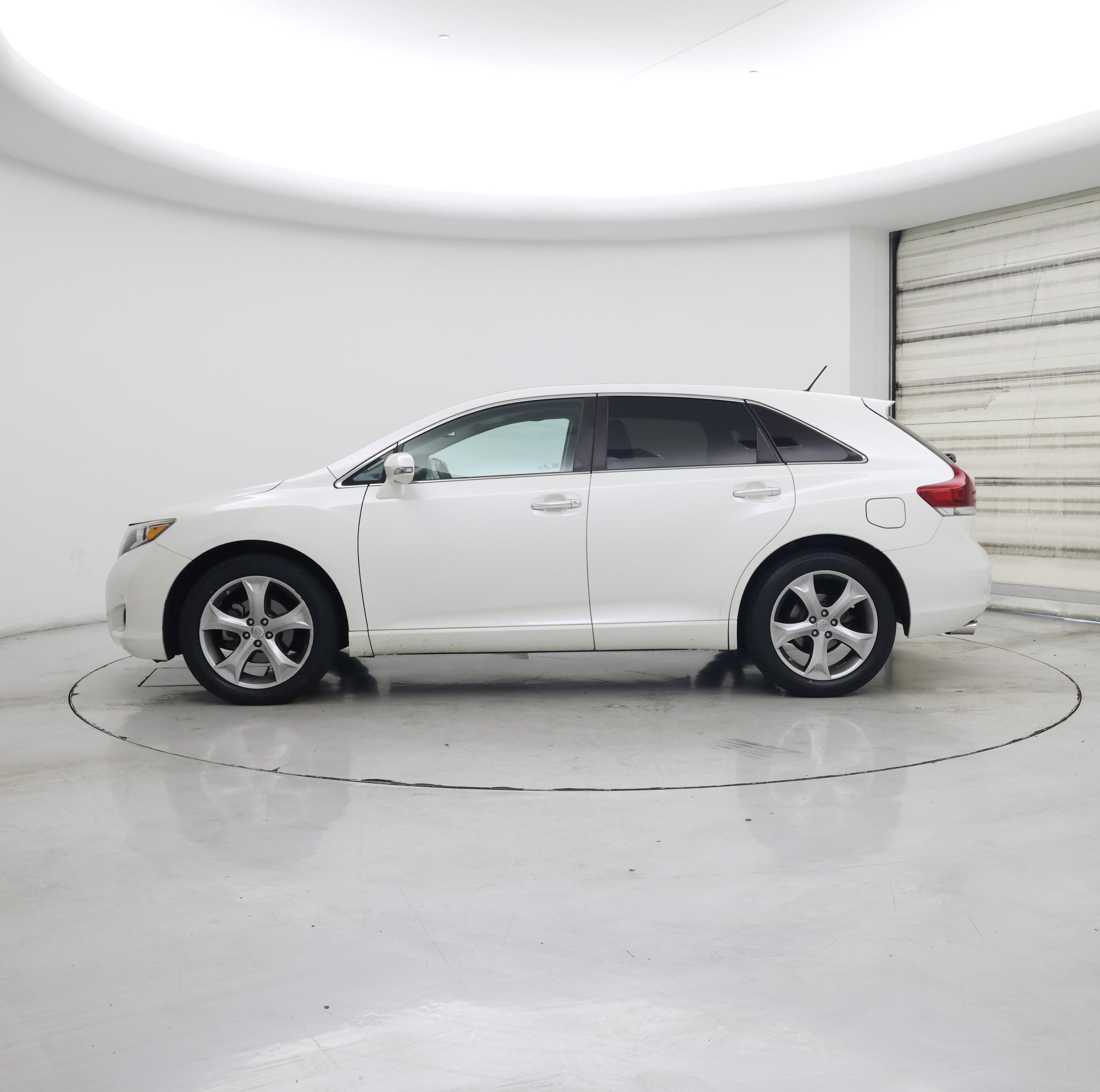 Thumbnail: 2014 Toyota Venza - 3