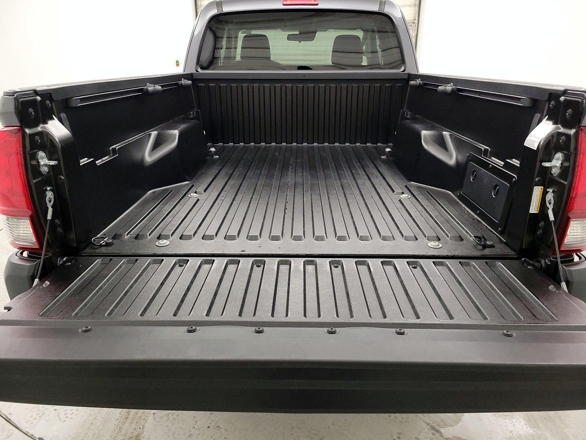 Thumbnail: 2022 Toyota Tacoma - 19