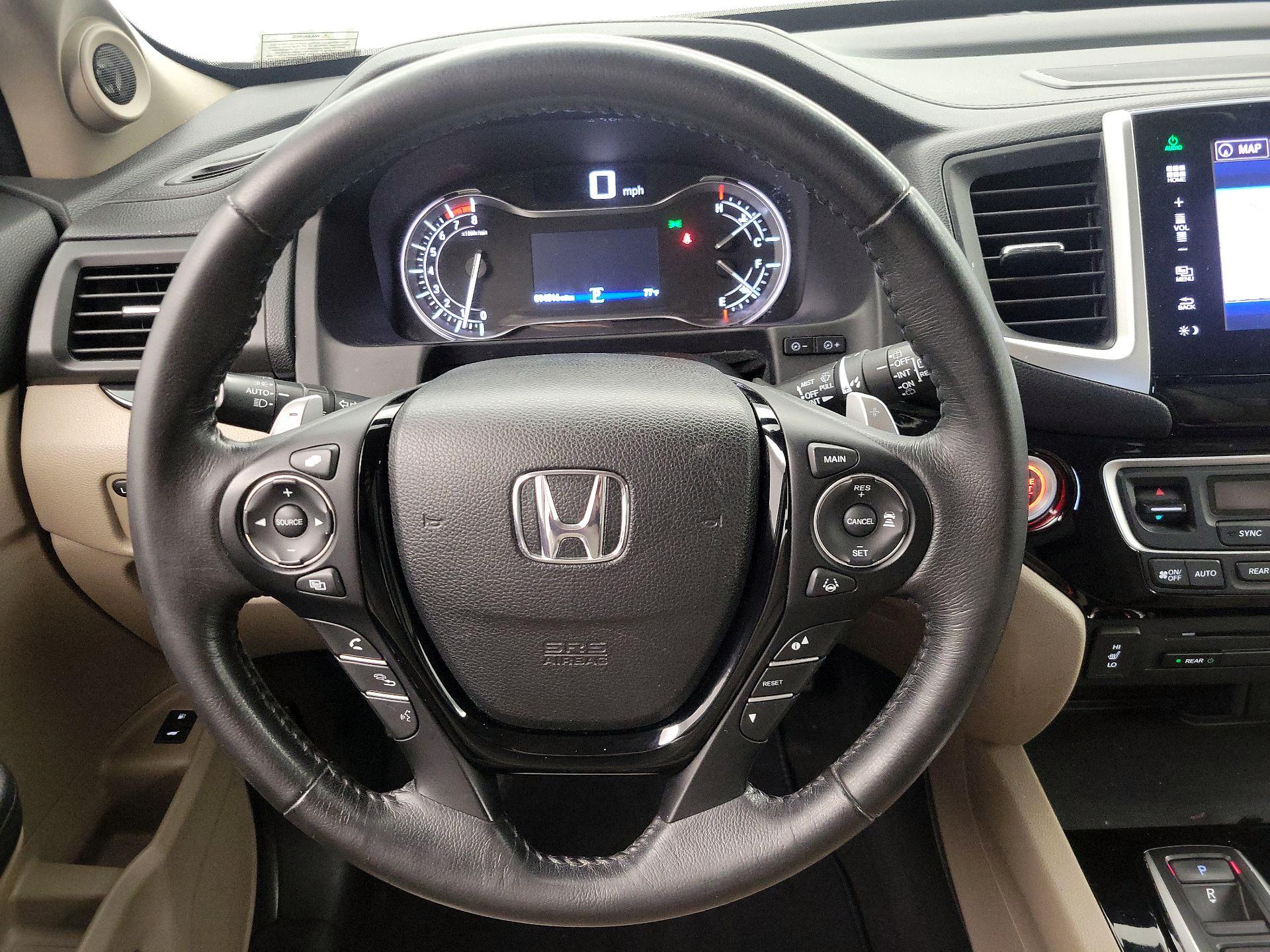 Thumbnail: 2016 Honda Pilot - 10