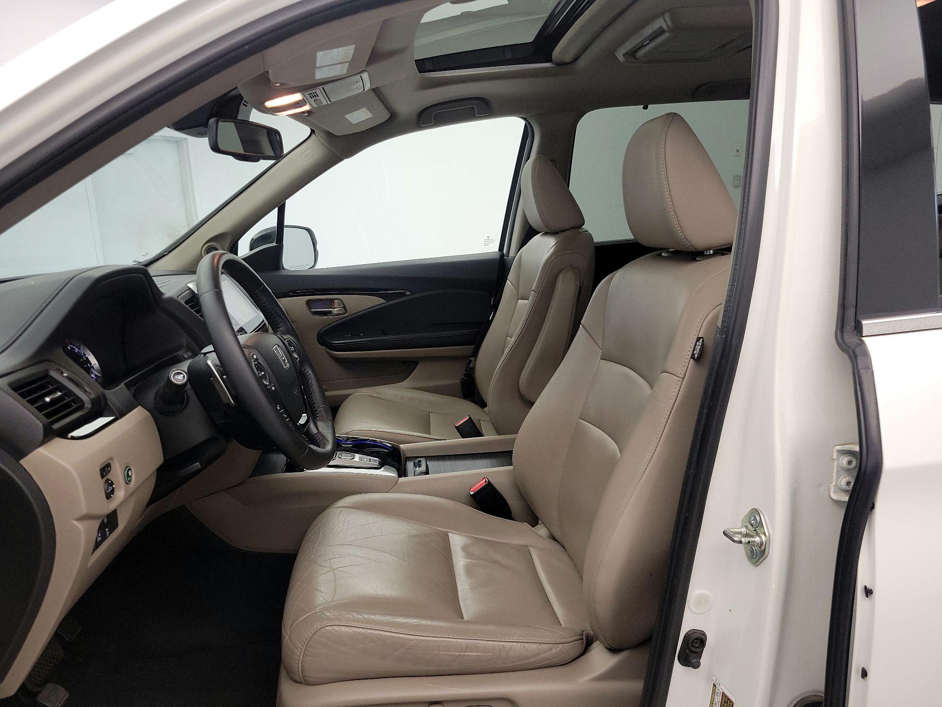 Thumbnail: 2016 Honda Pilot - 11