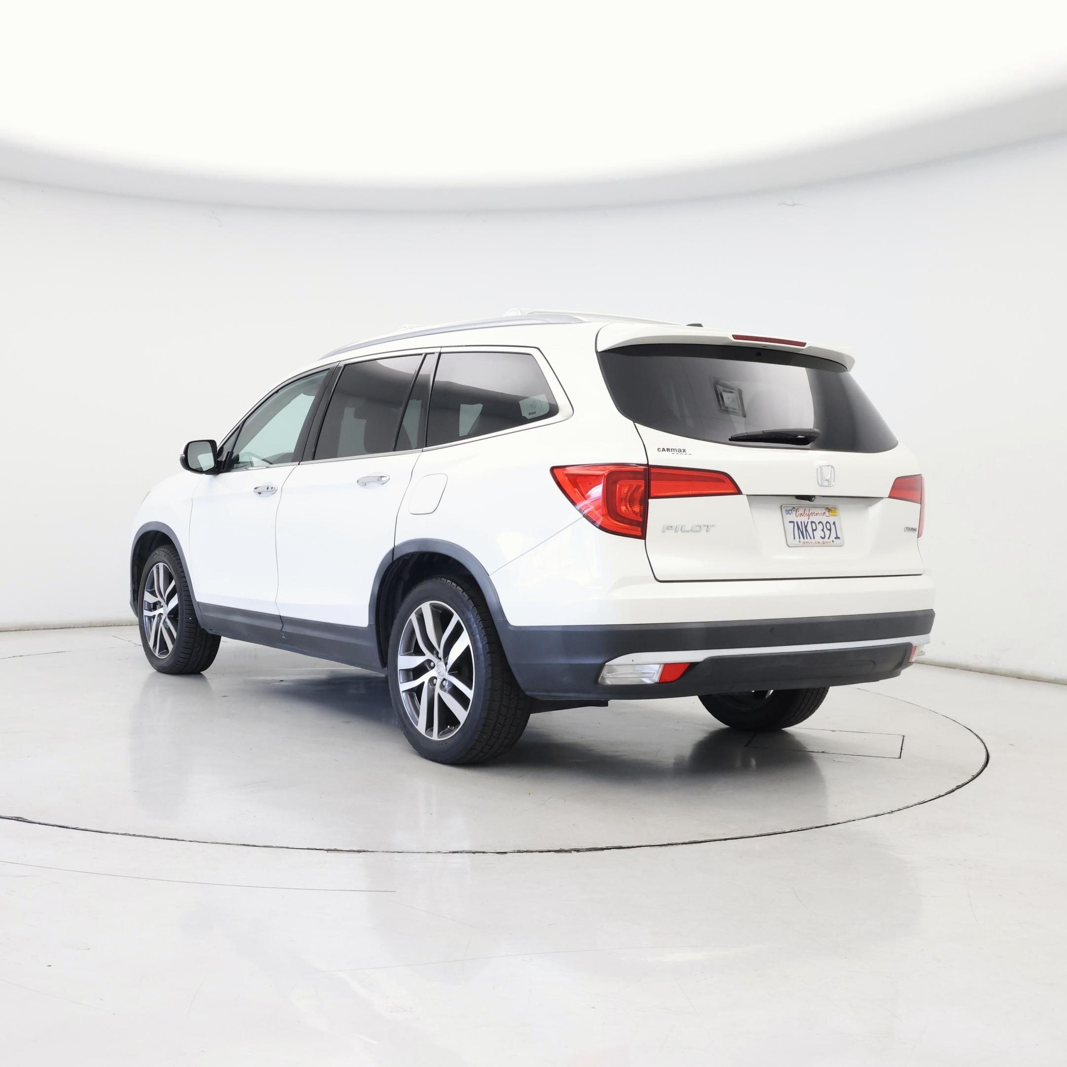 Thumbnail: 2016 Honda Pilot - 2