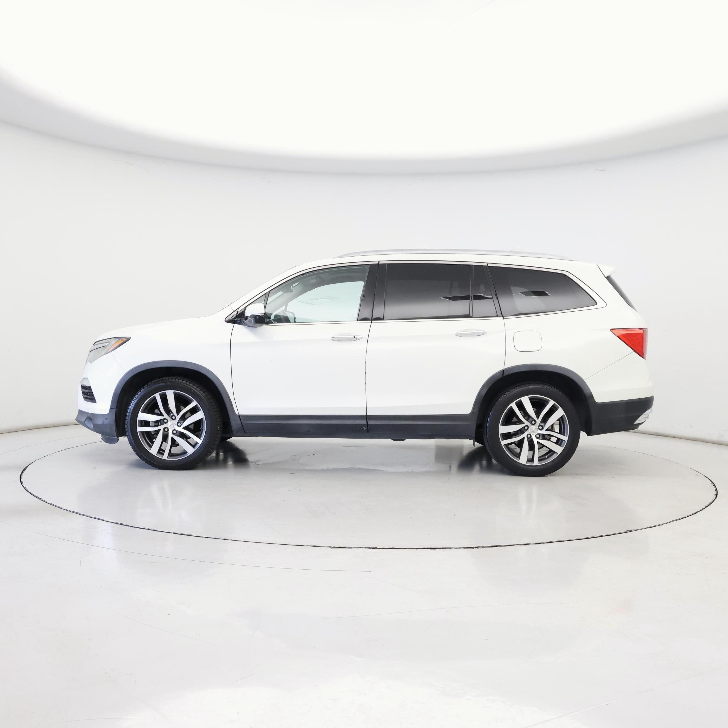 Thumbnail: 2016 Honda Pilot - 3