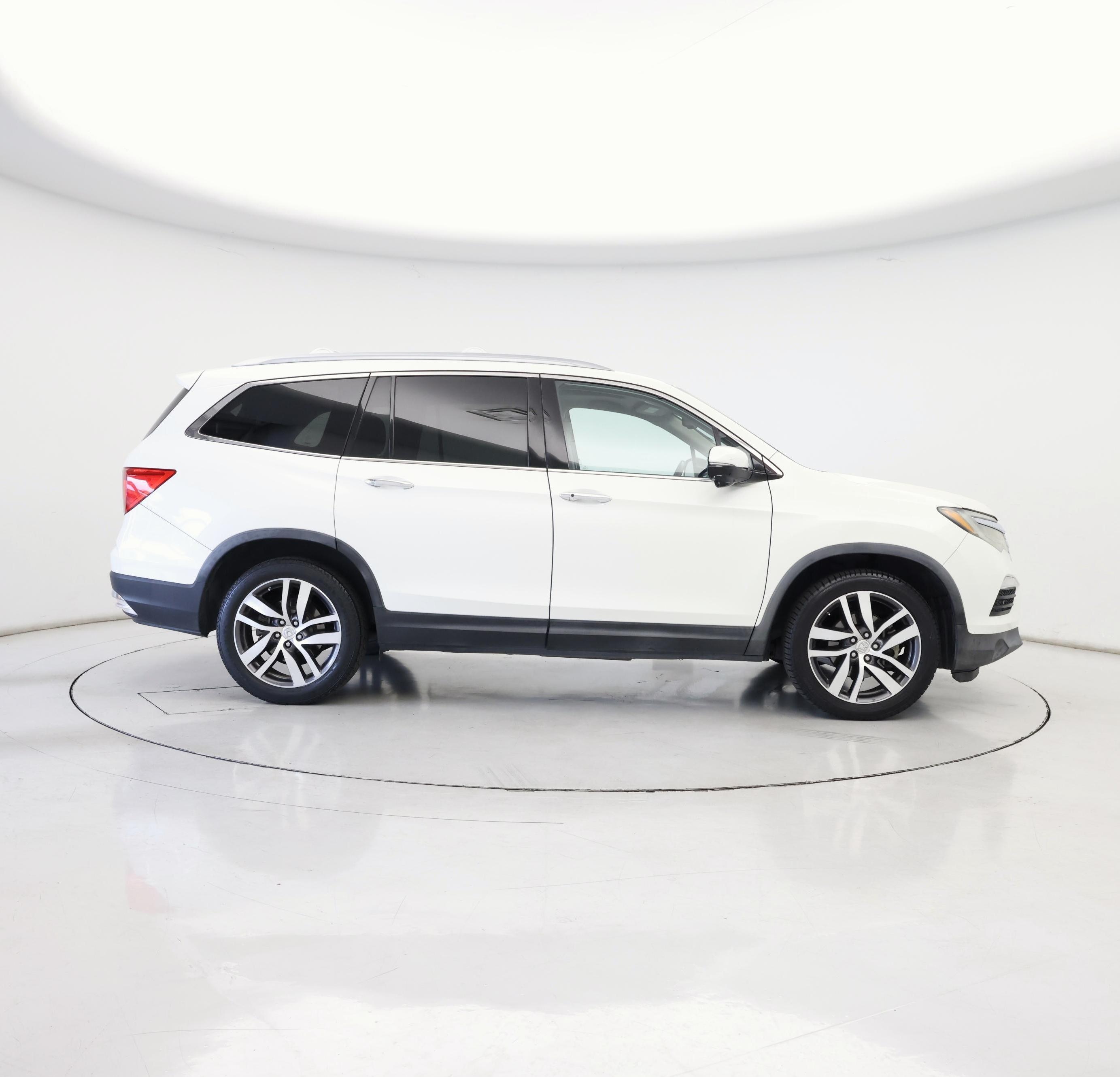 Thumbnail: 2016 Honda Pilot - 7