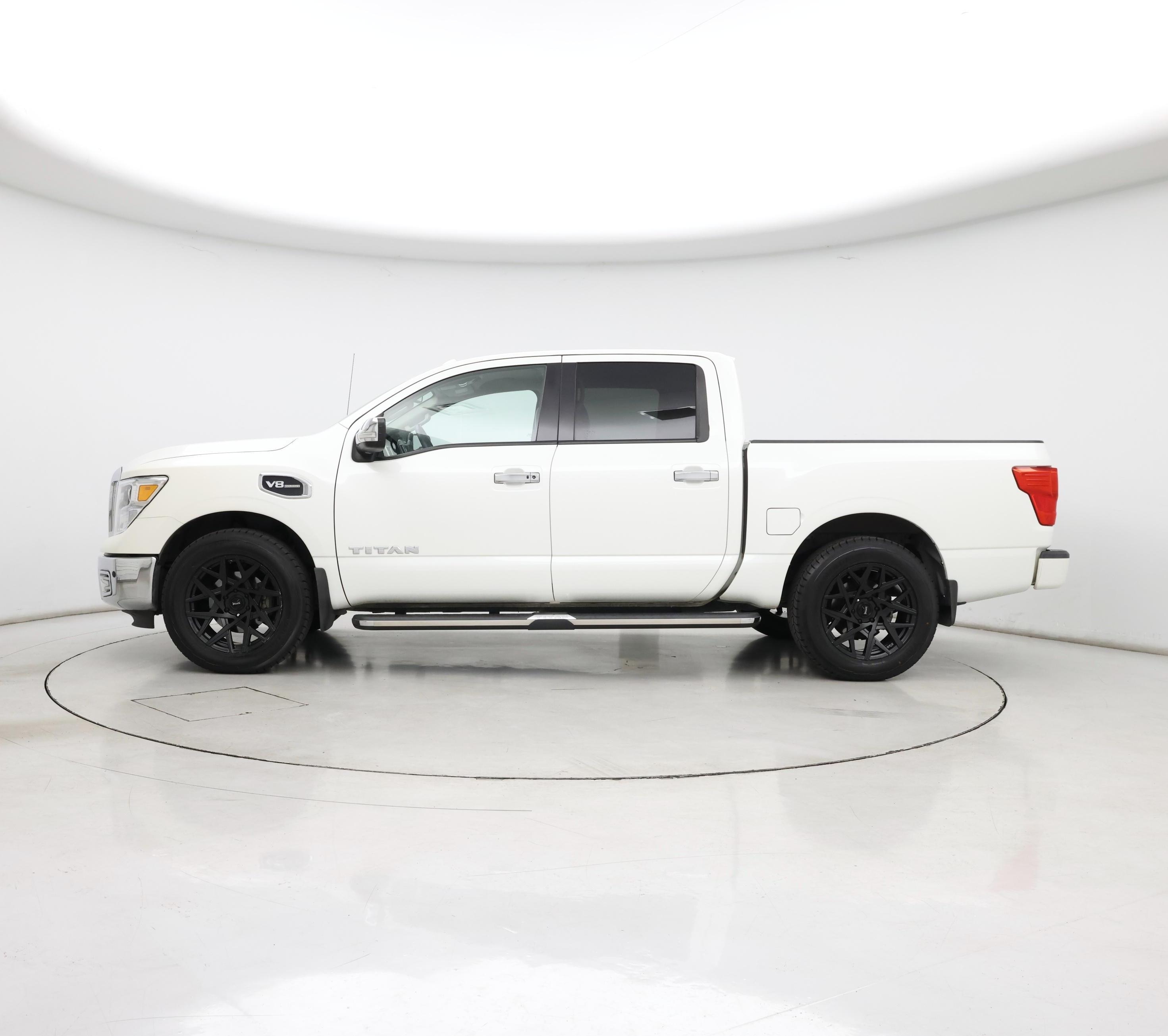 Thumbnail: 2017 Nissan Titan - 3