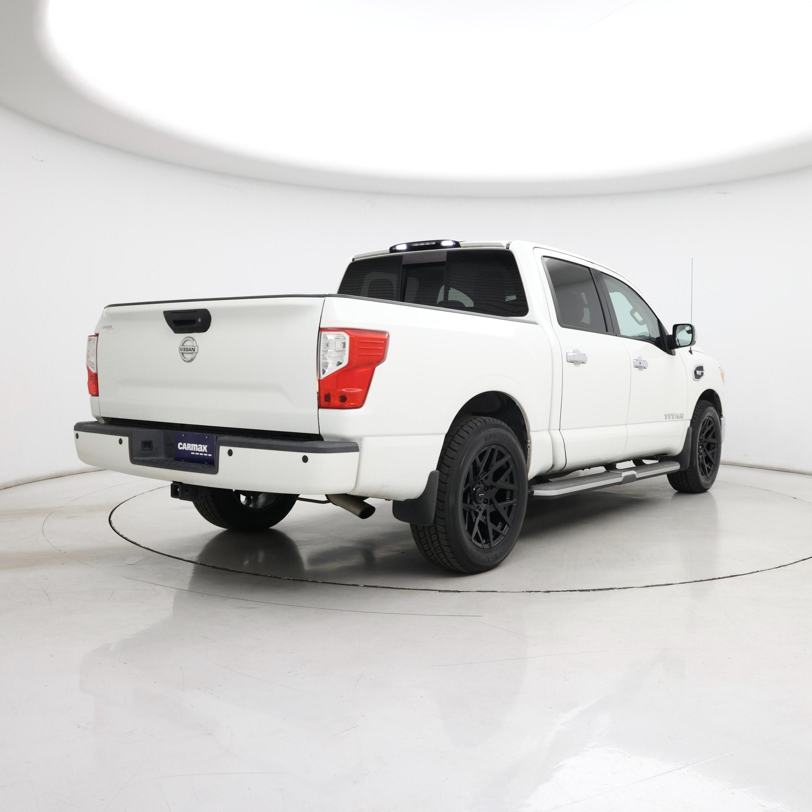 Thumbnail: 2017 Nissan Titan - 8
