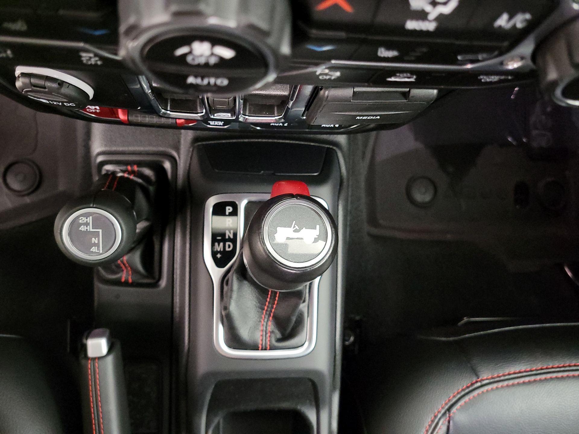 Thumbnail: 2022 Jeep Wrangler - 18