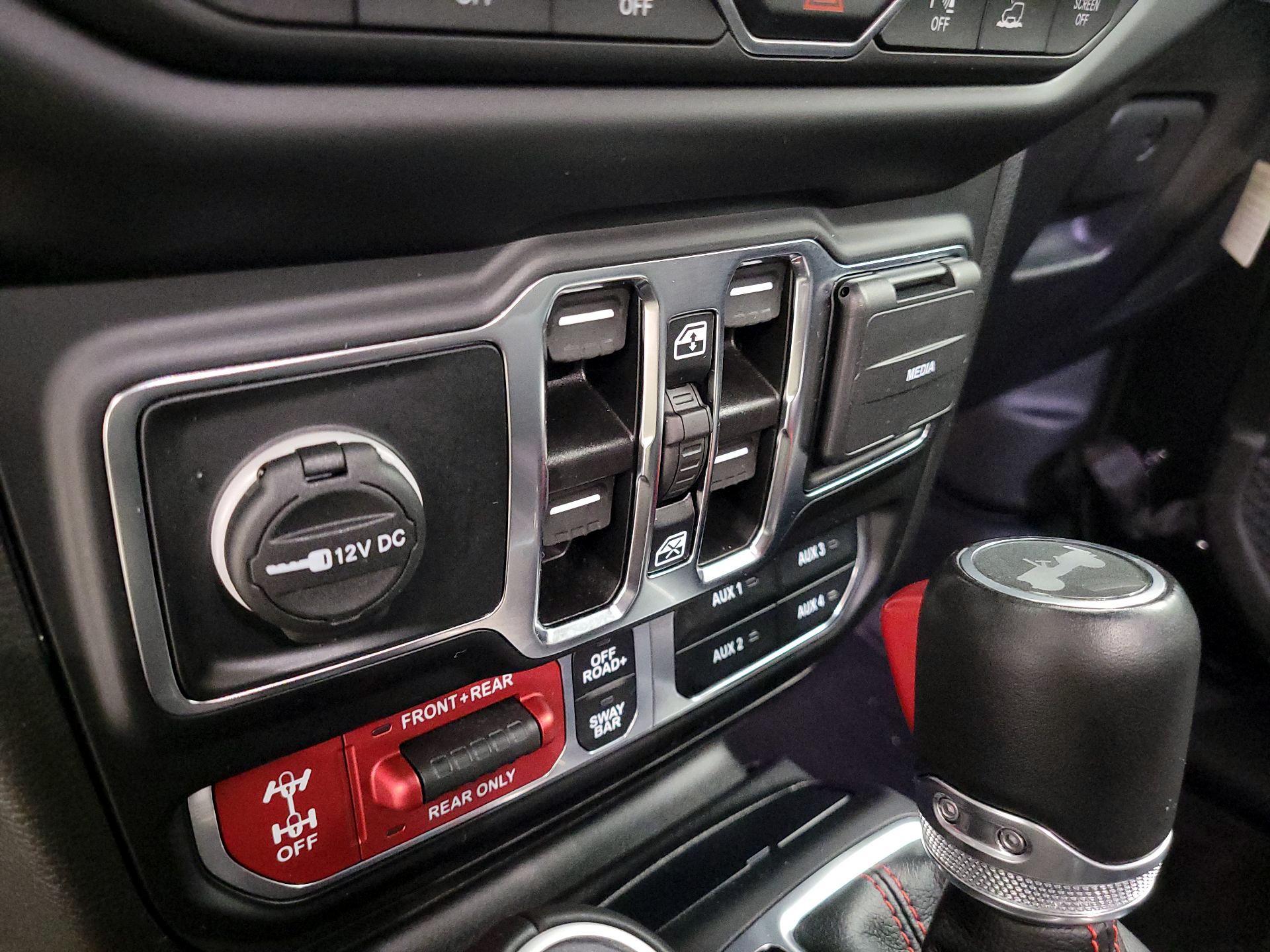 Thumbnail: 2022 Jeep Wrangler - 19