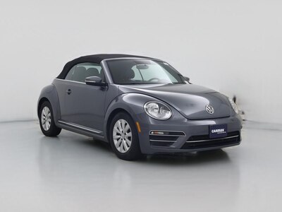 Gray 2018 Volkswagen Beetle SE