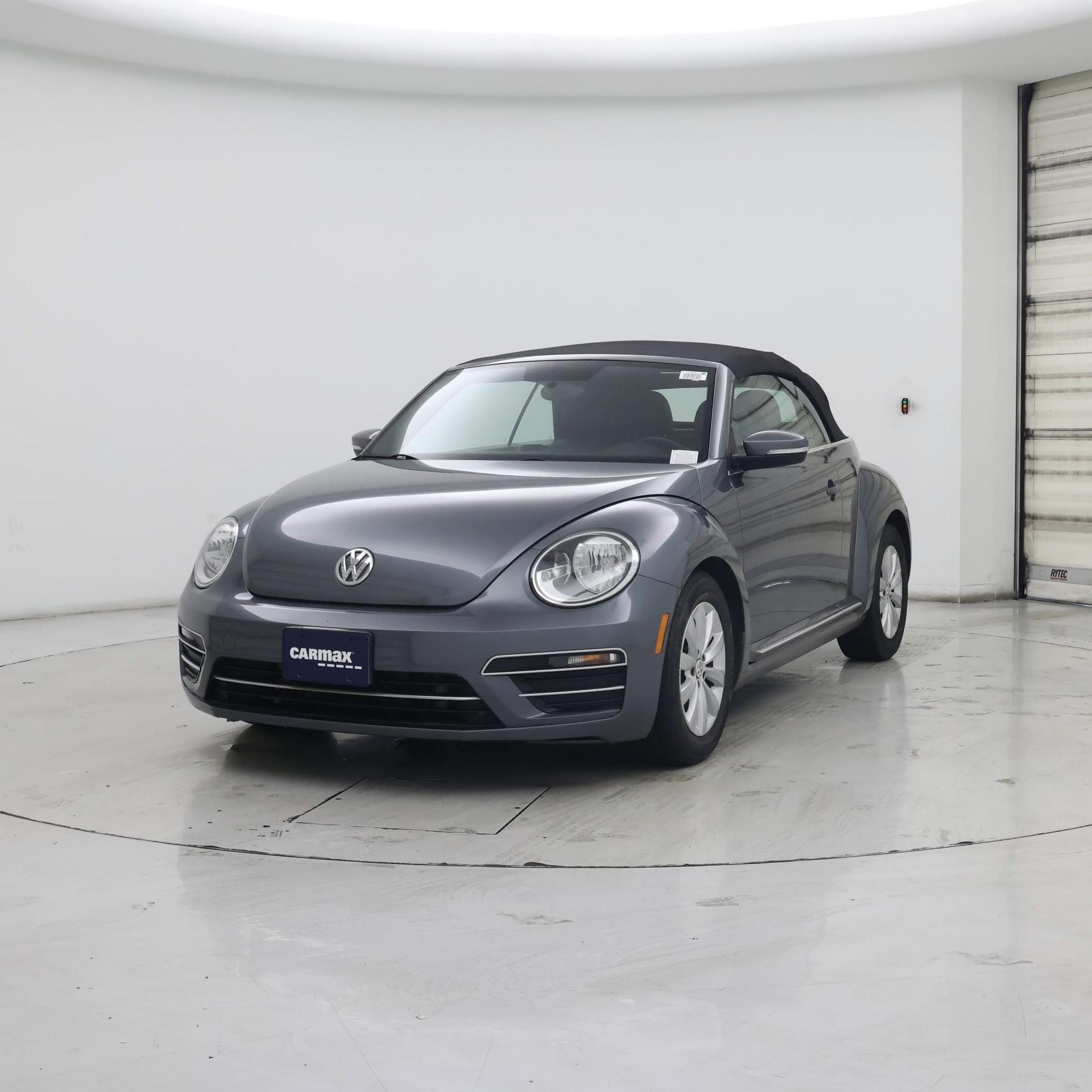 Thumbnail: 2018 Volkswagen Beetle - 4