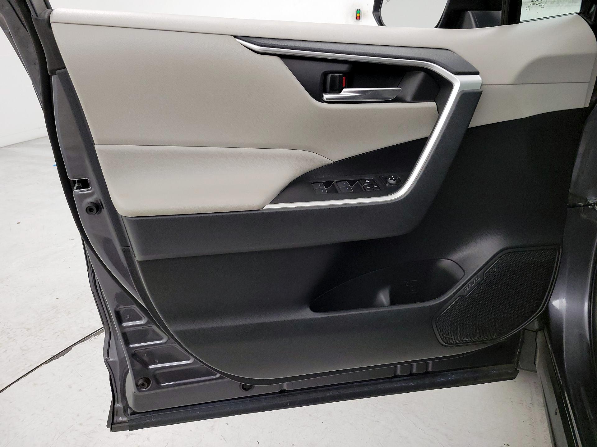 Thumbnail: 2023 Toyota RAV4 - 12