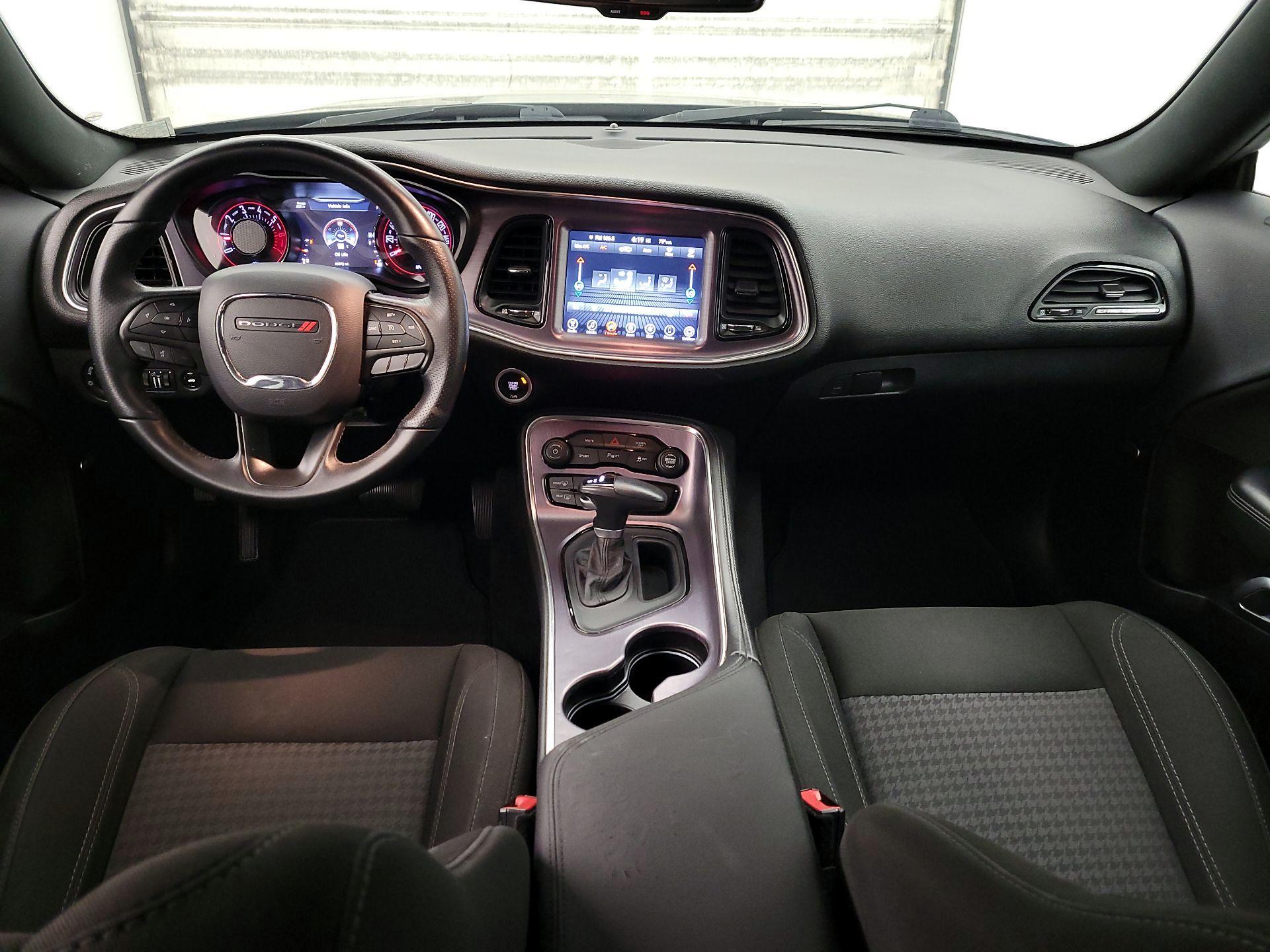 Thumbnail: 2017 Dodge Challenger - 9