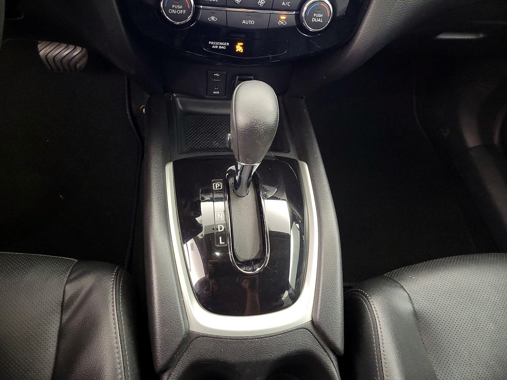 Thumbnail: 2016 Nissan Rogue - 18