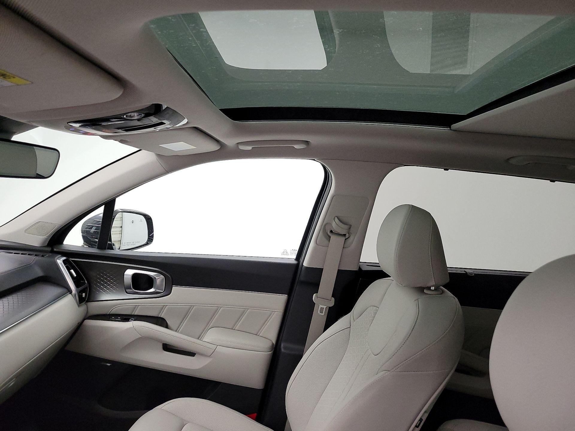 Thumbnail: 2023 Kia Sorento - 12