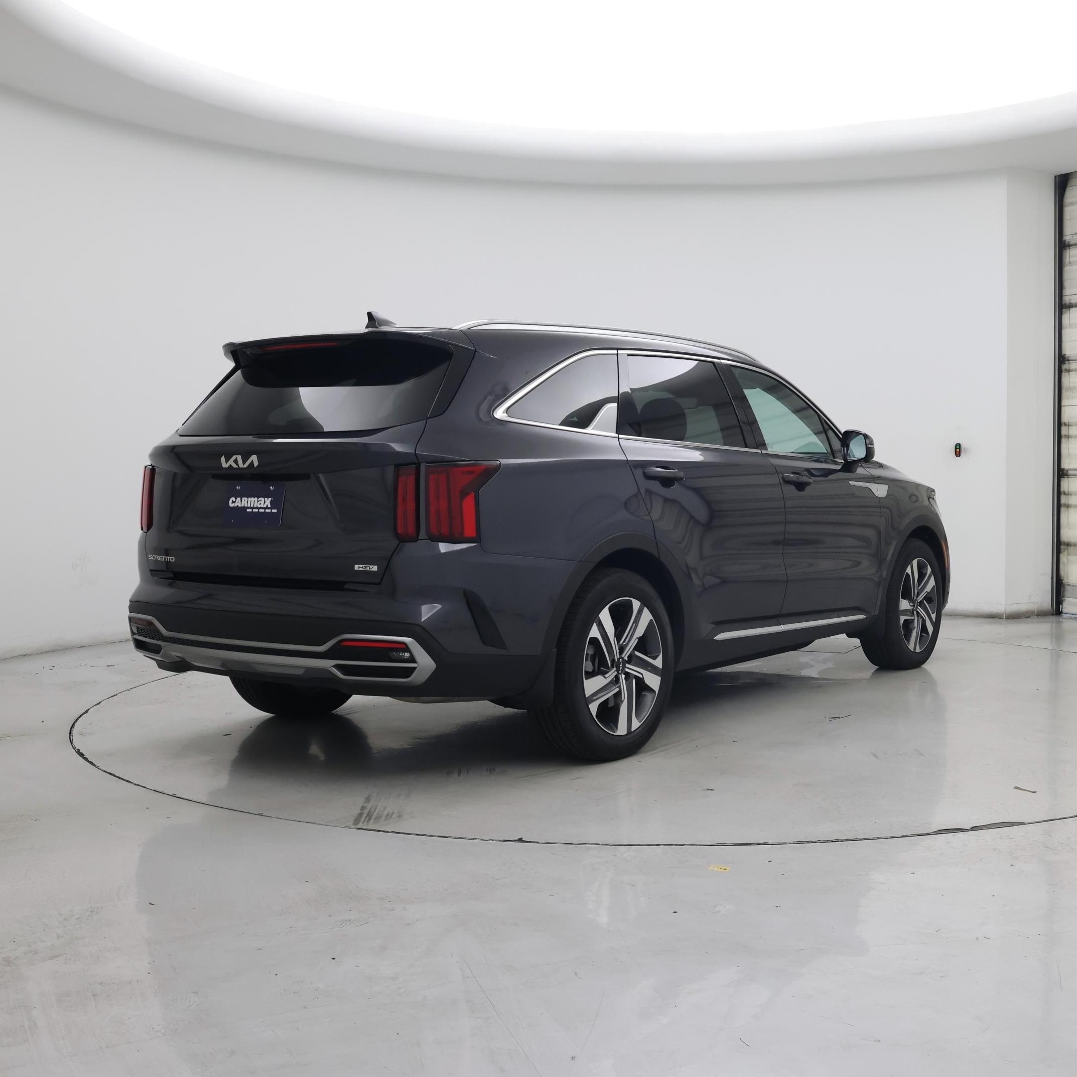 Thumbnail: 2023 Kia Sorento - 8