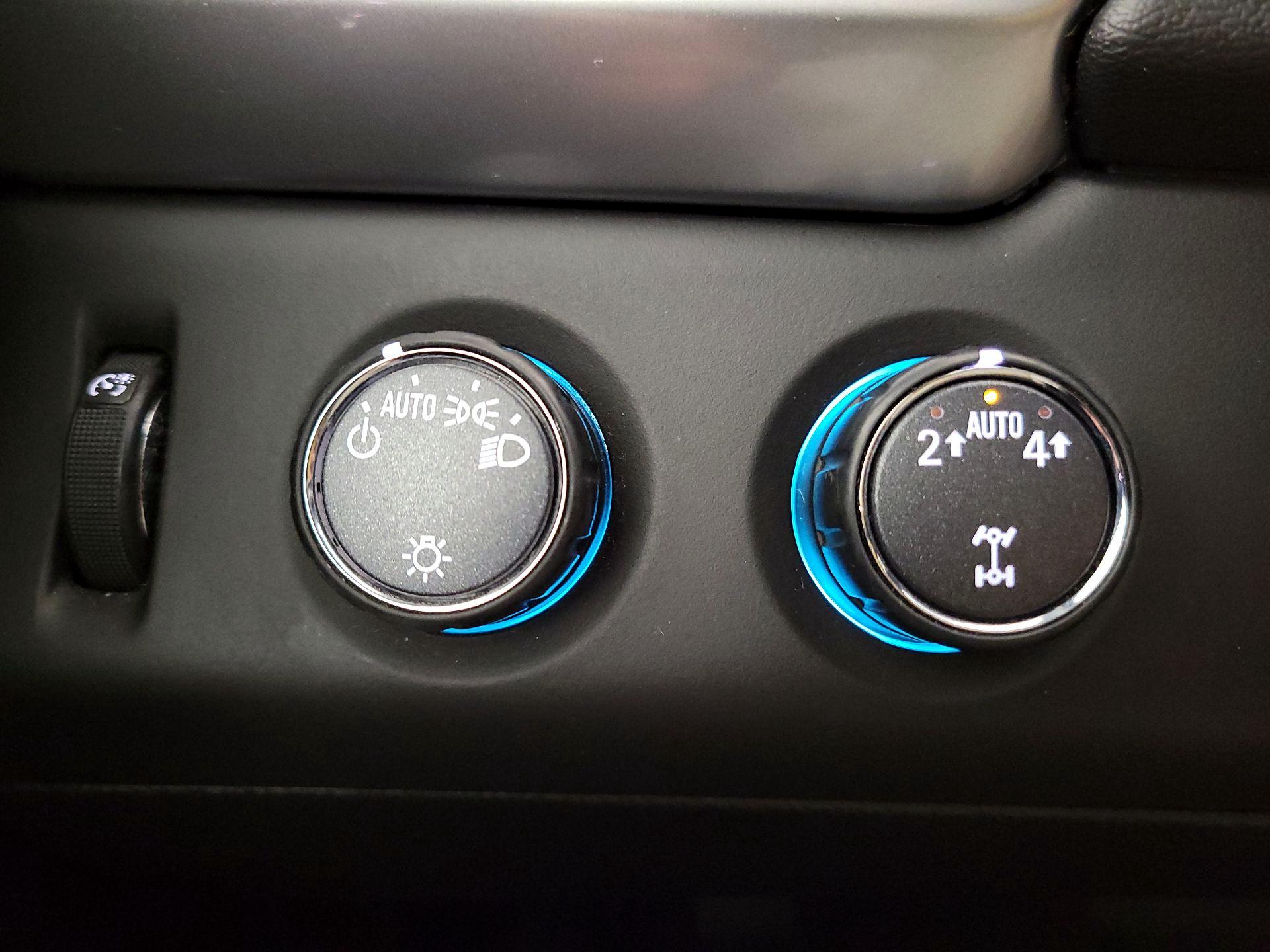 Thumbnail: 2020 Chevrolet Tahoe - 13