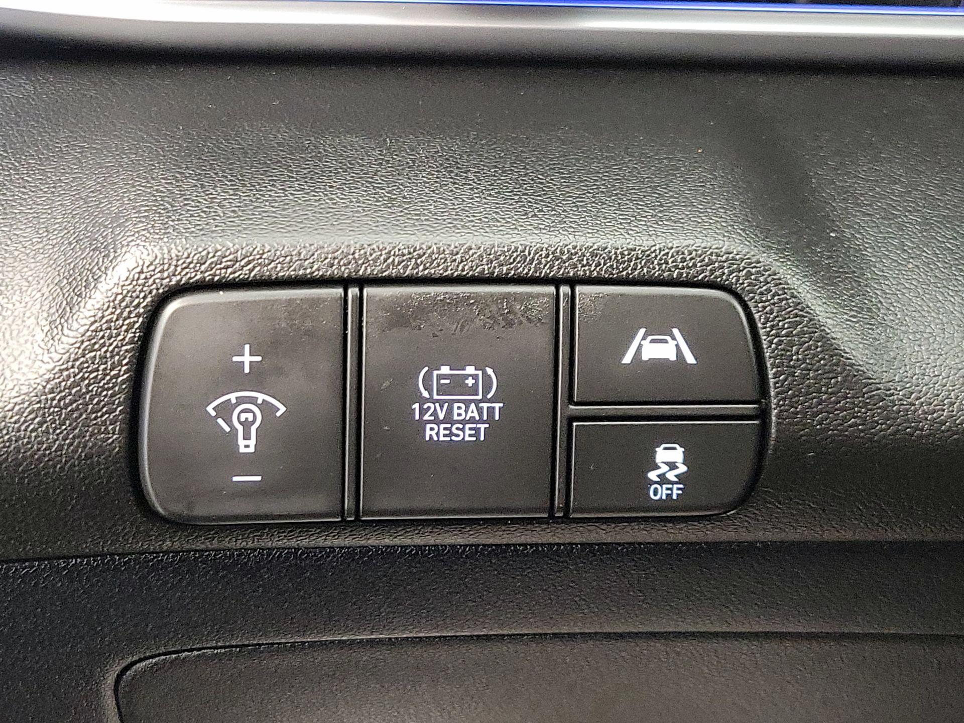 Thumbnail: 2023 Hyundai Elantra - 13