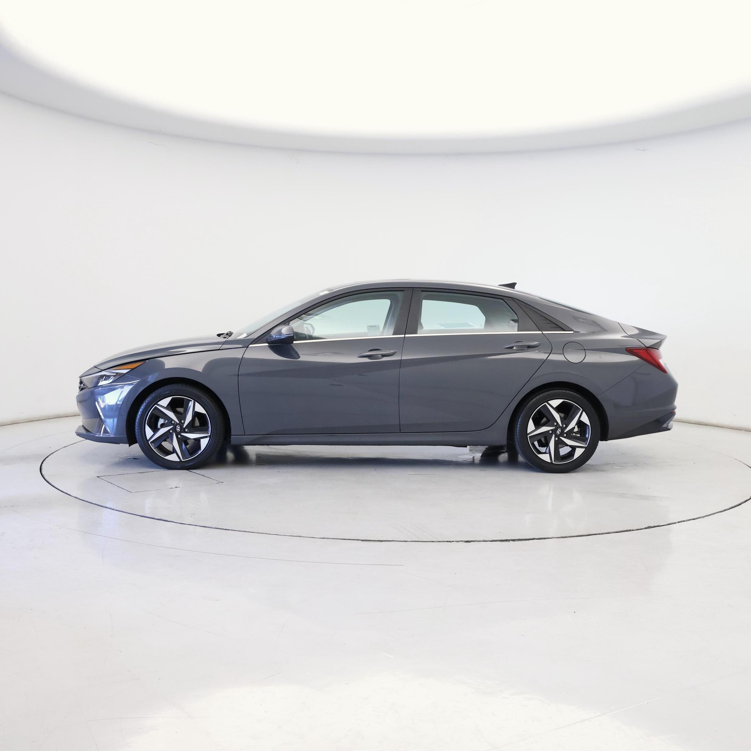 Thumbnail: 2023 Hyundai Elantra - 3