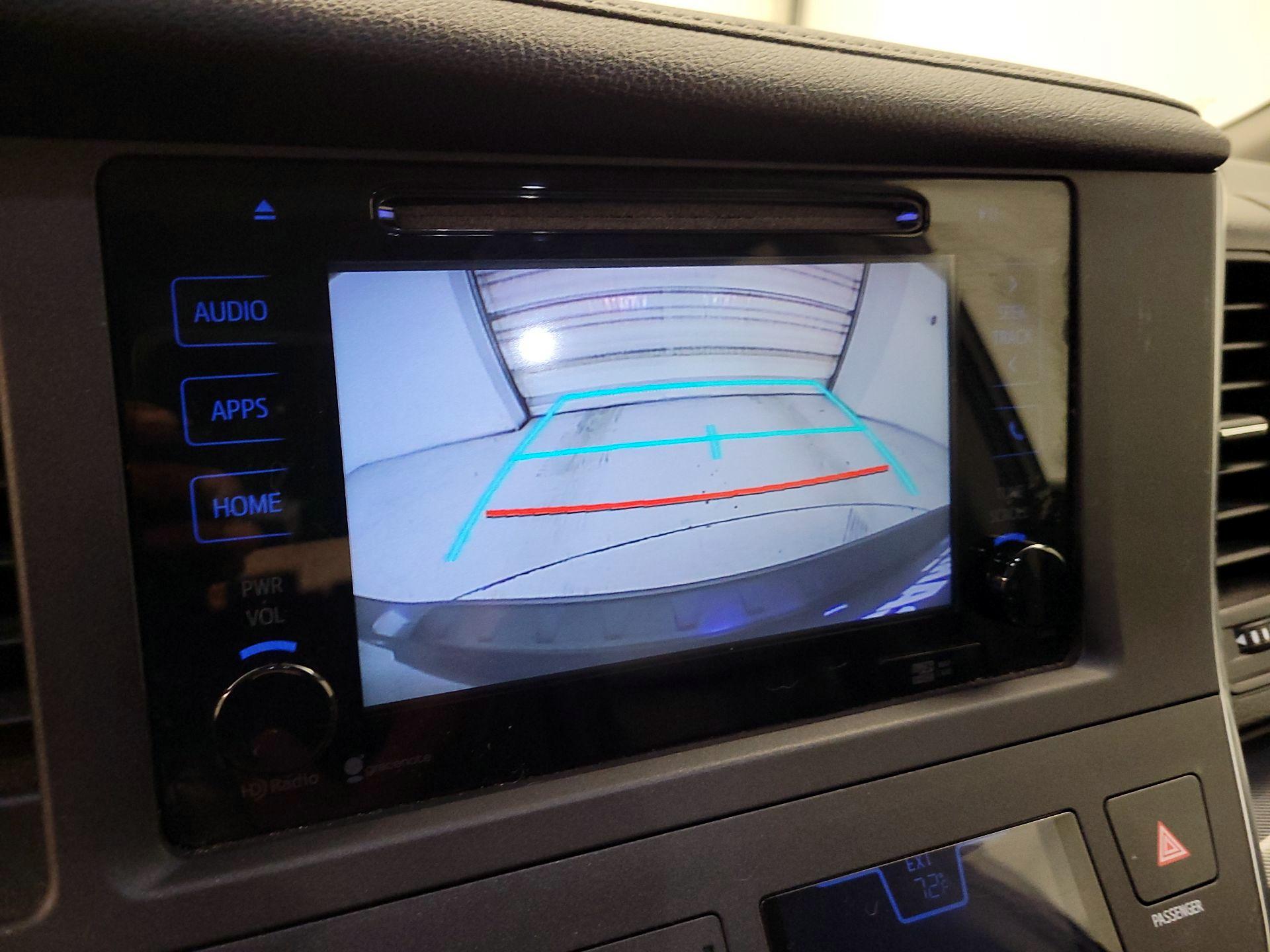 Thumbnail: 2015 Toyota Sienna - 14