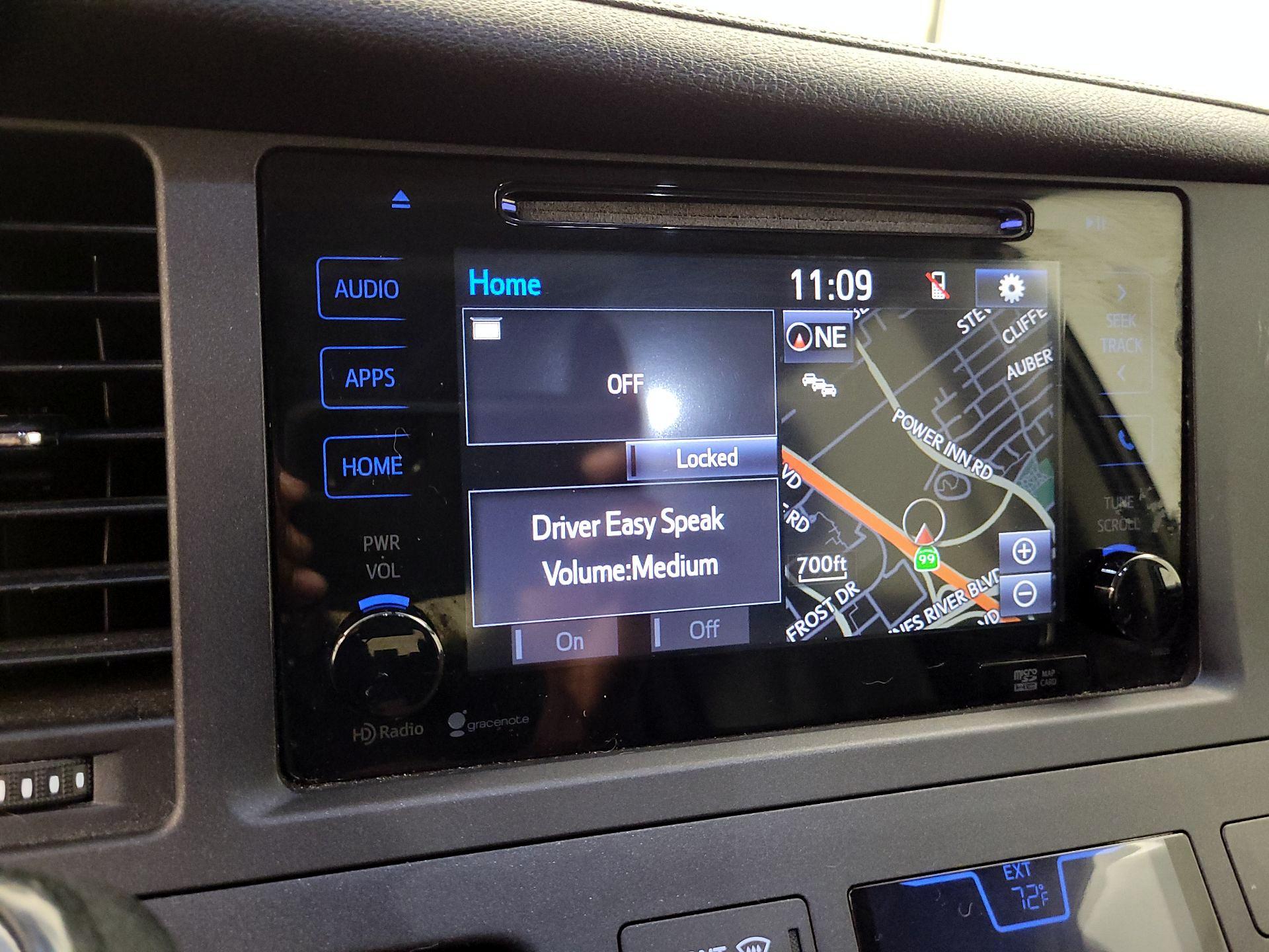 Thumbnail: 2015 Toyota Sienna - 15