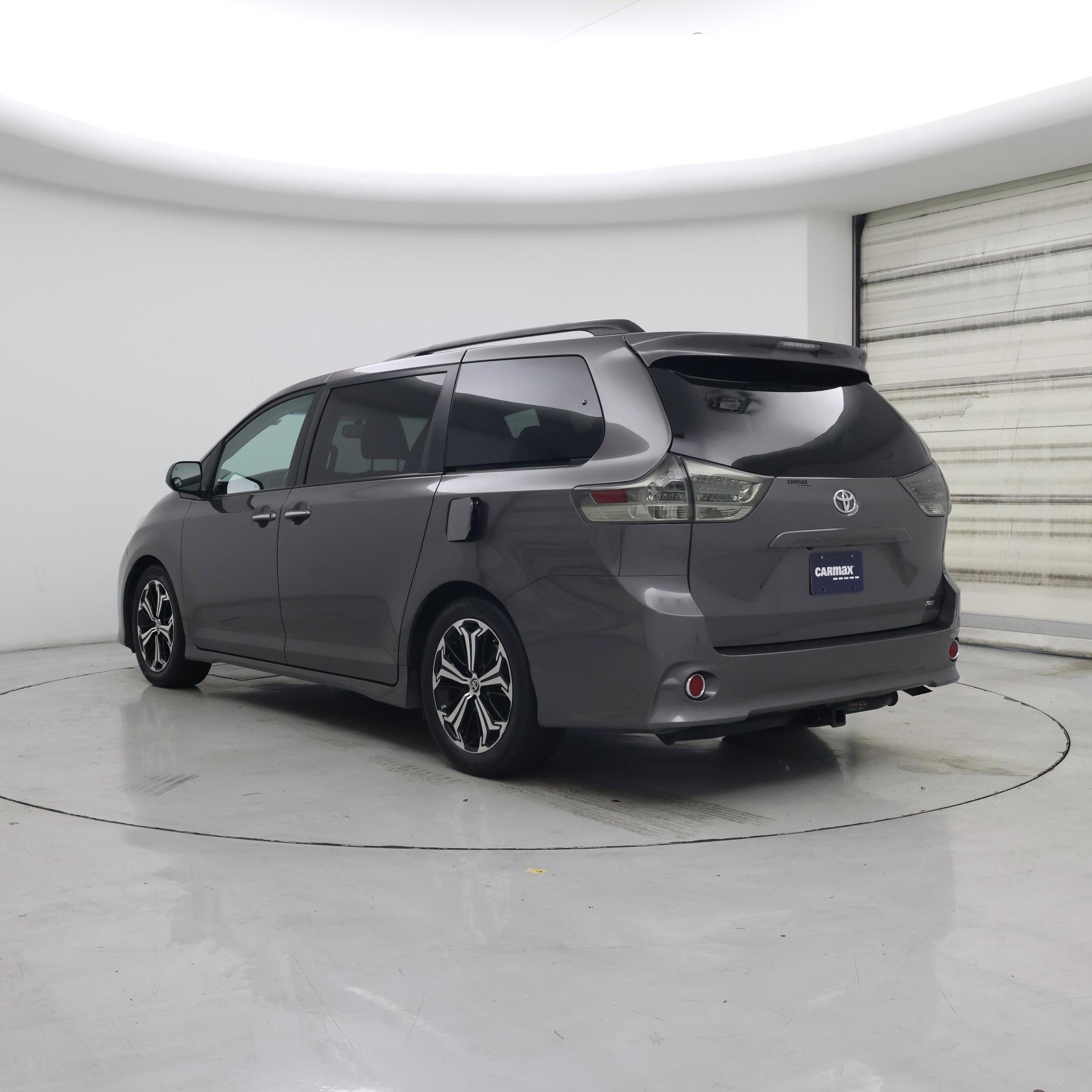 Thumbnail: 2015 Toyota Sienna - 2