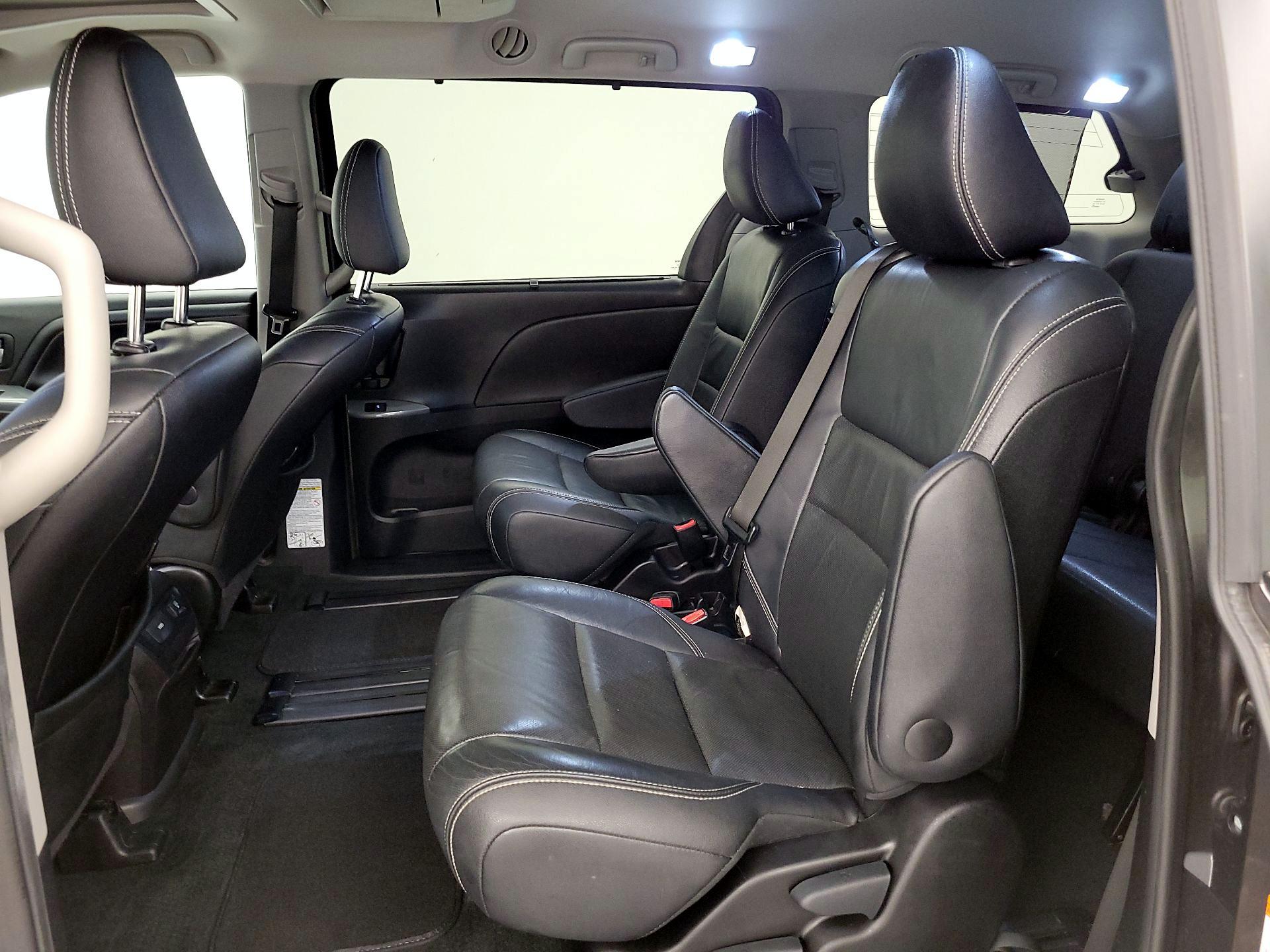 Thumbnail: 2015 Toyota Sienna - 19